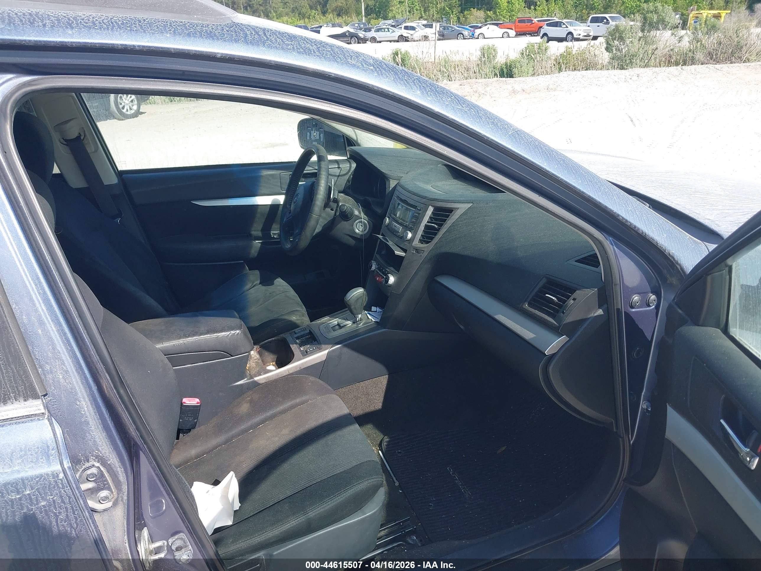 SUBARU OUTBACK image 5