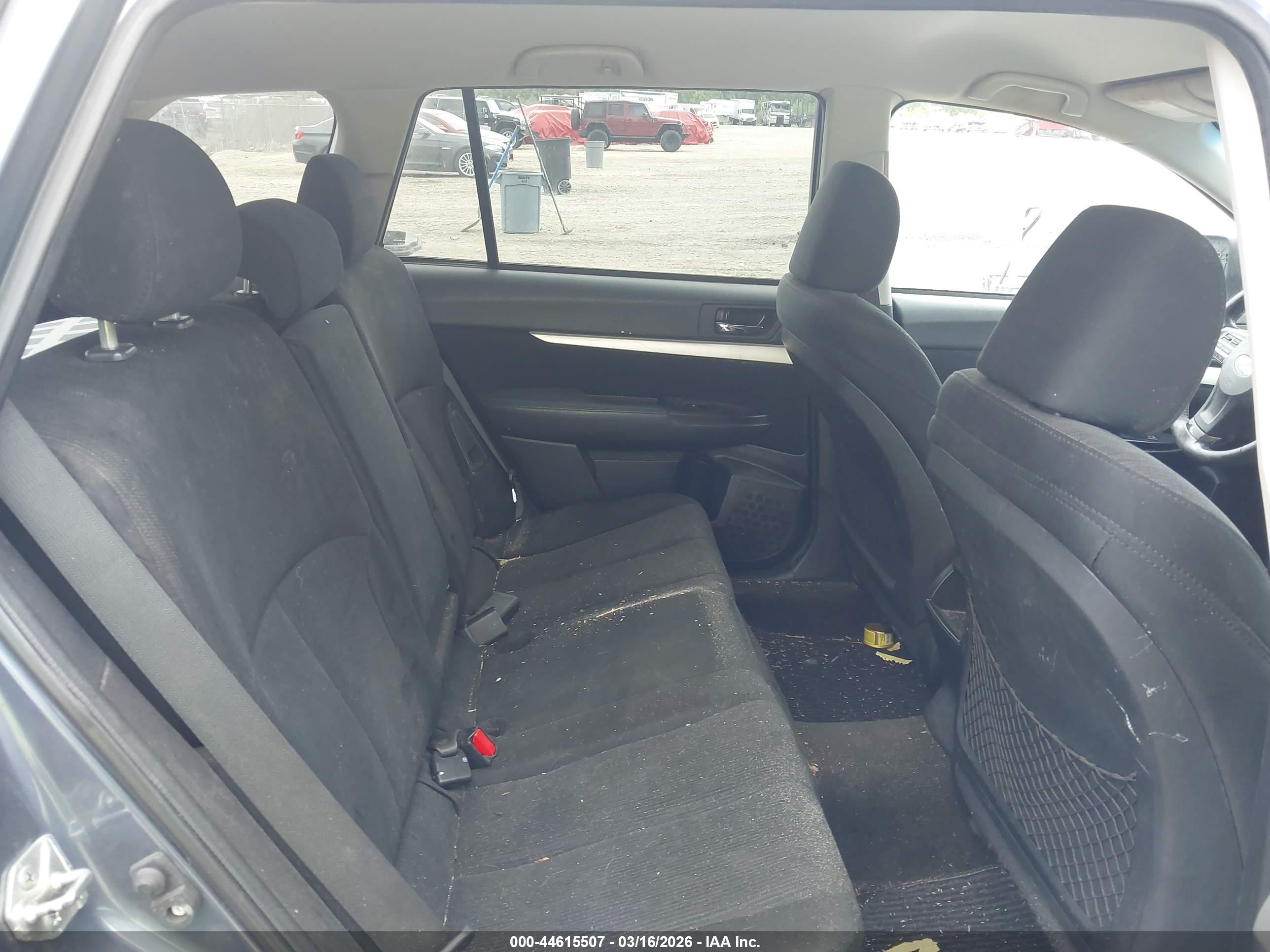 SUBARU OUTBACK image 8