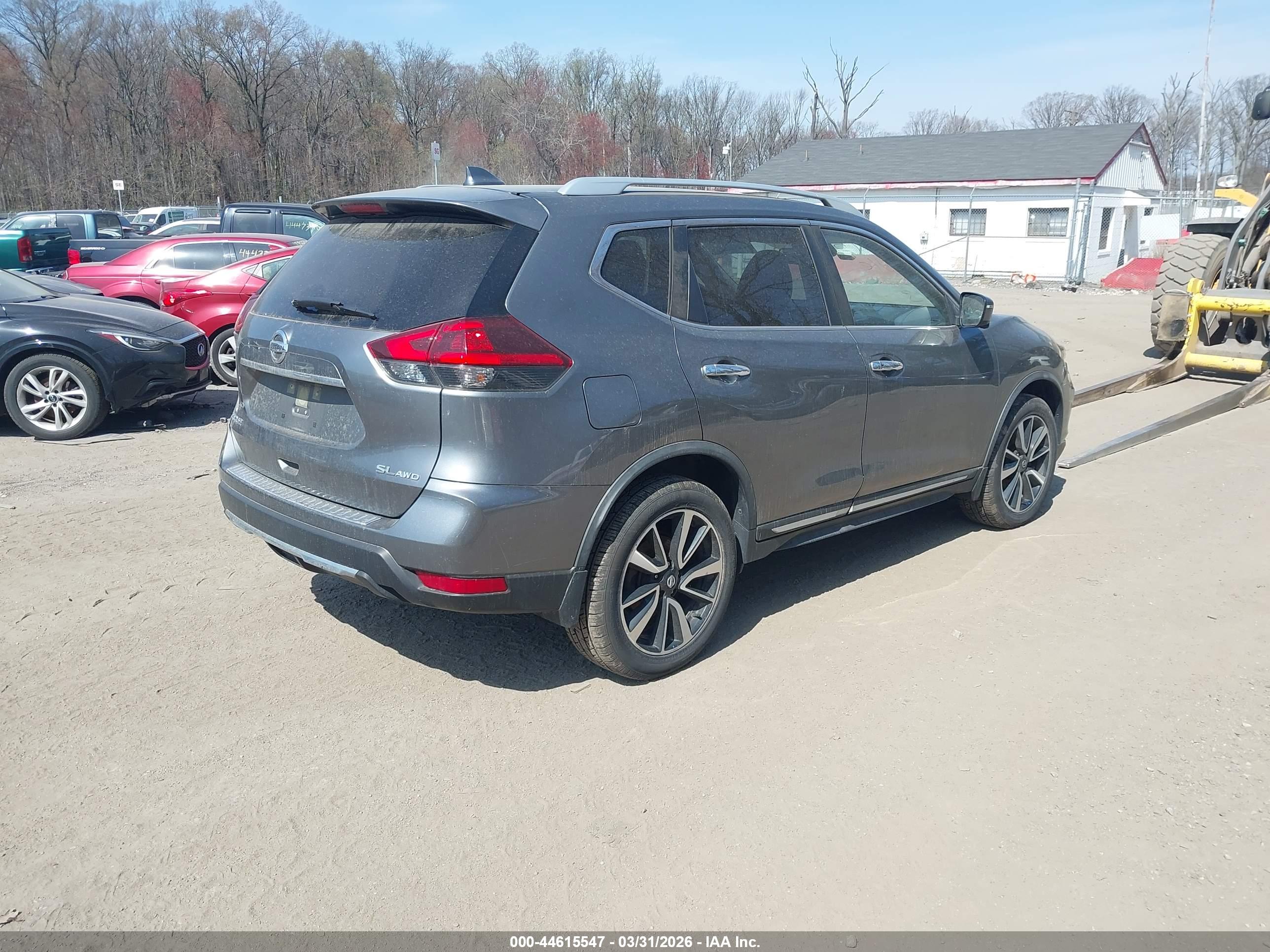 NISSAN ROGUE image 4