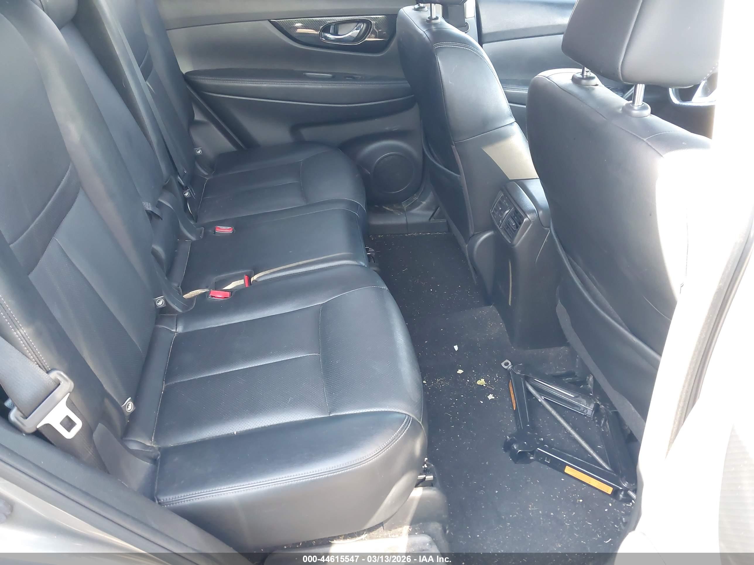 NISSAN ROGUE image 8