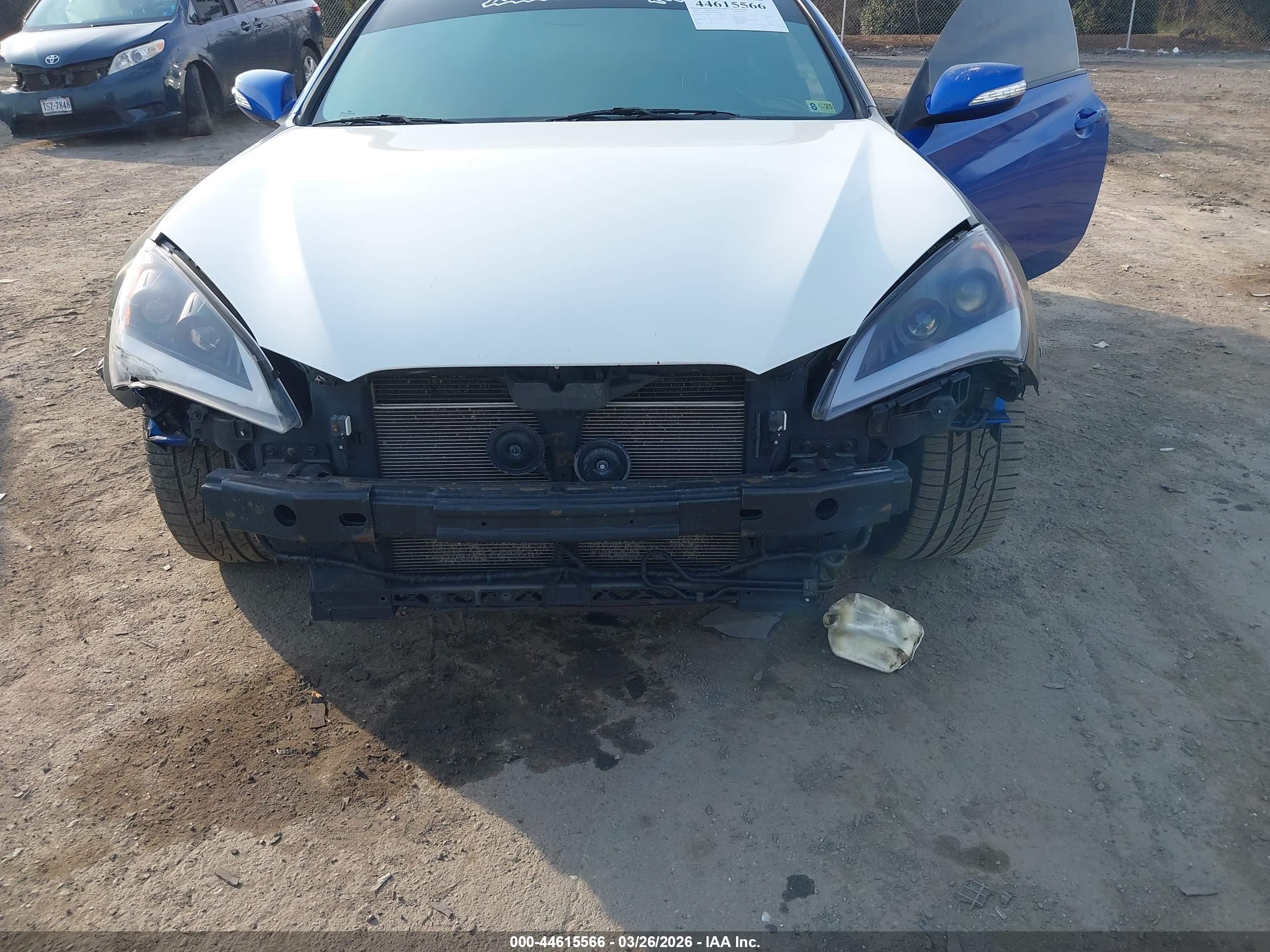 HYUNDAI GENESIS image 6