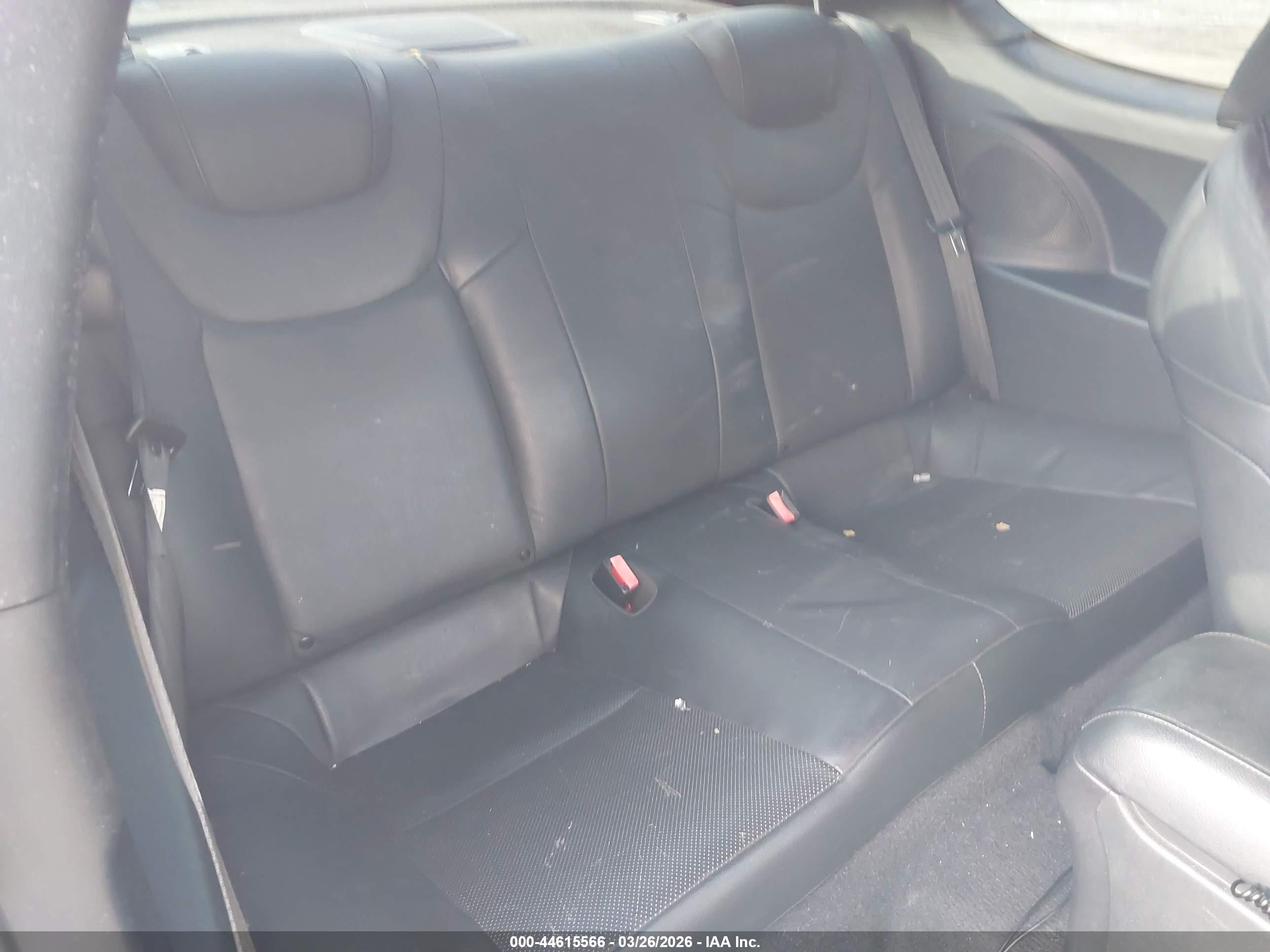 HYUNDAI GENESIS image 8