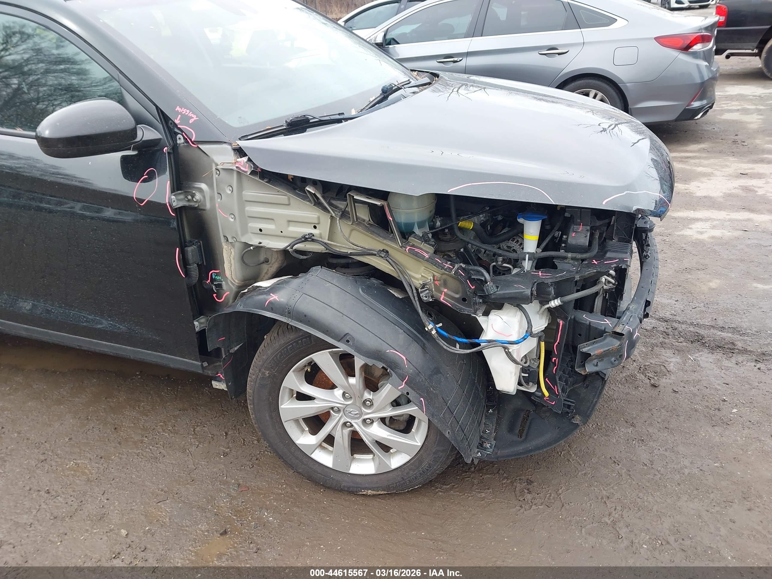 HYUNDAI TUCSON image 6