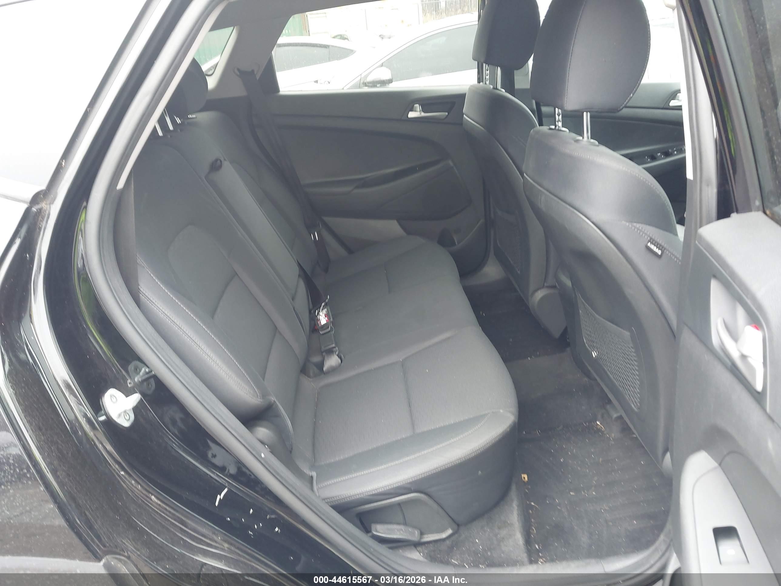 HYUNDAI TUCSON image 8