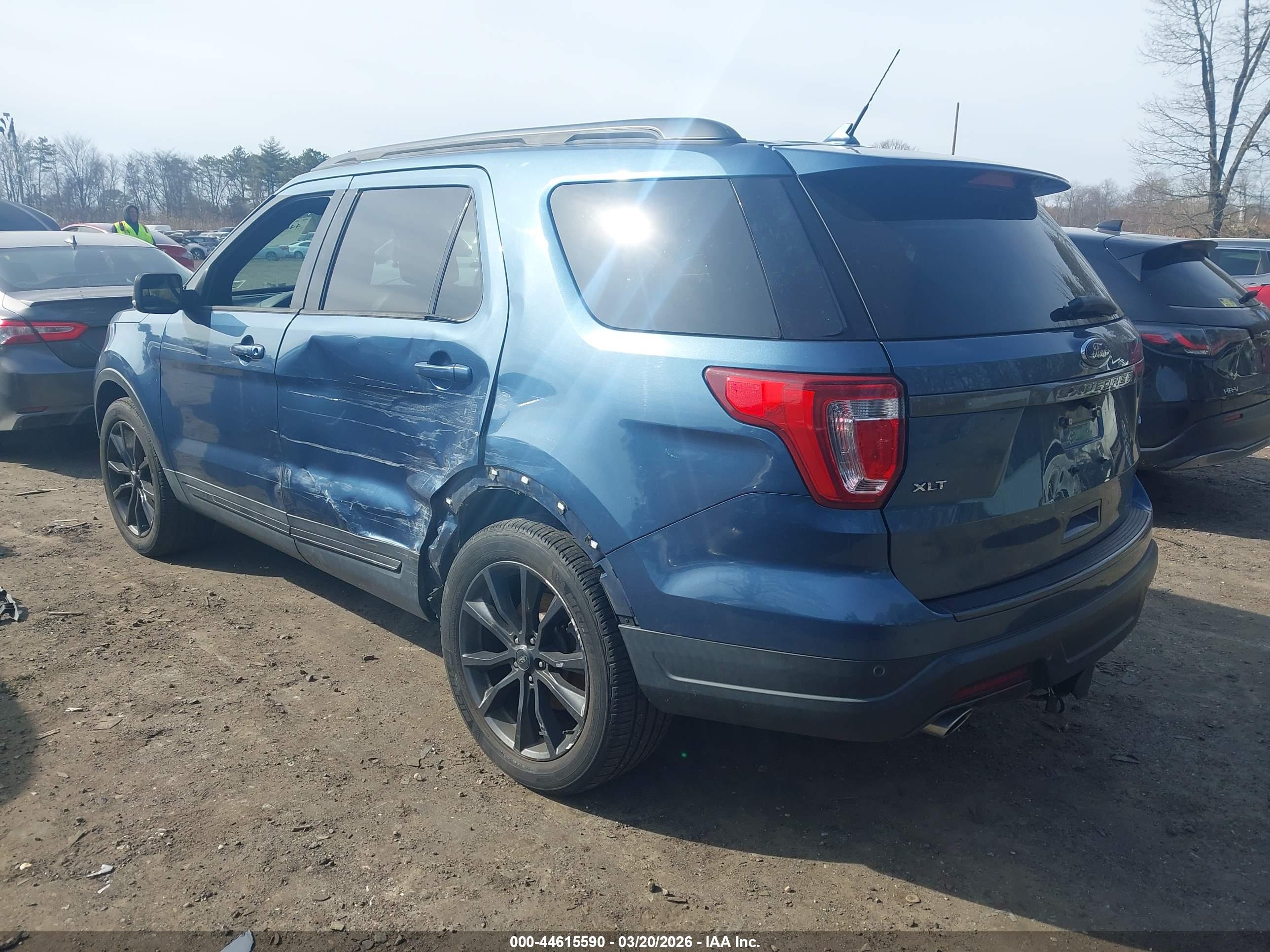 FORD EXPLORER image 3