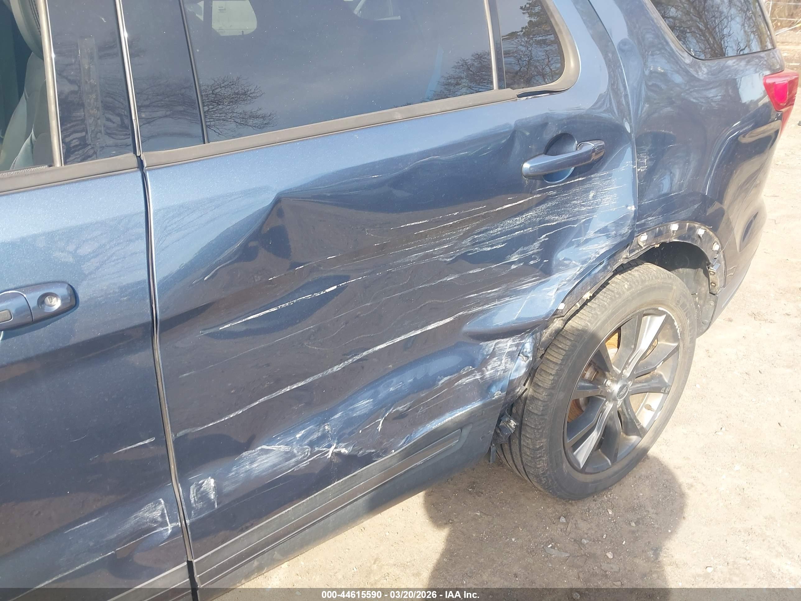 FORD EXPLORER image 6