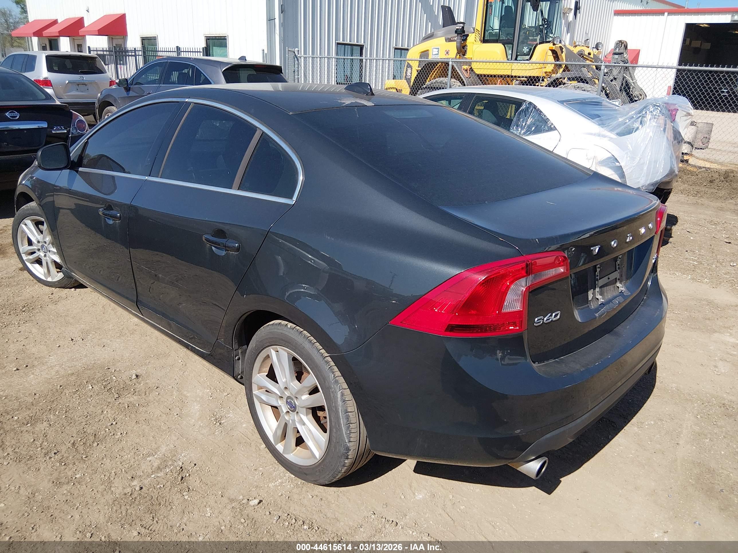 VOLVO S60 image 3