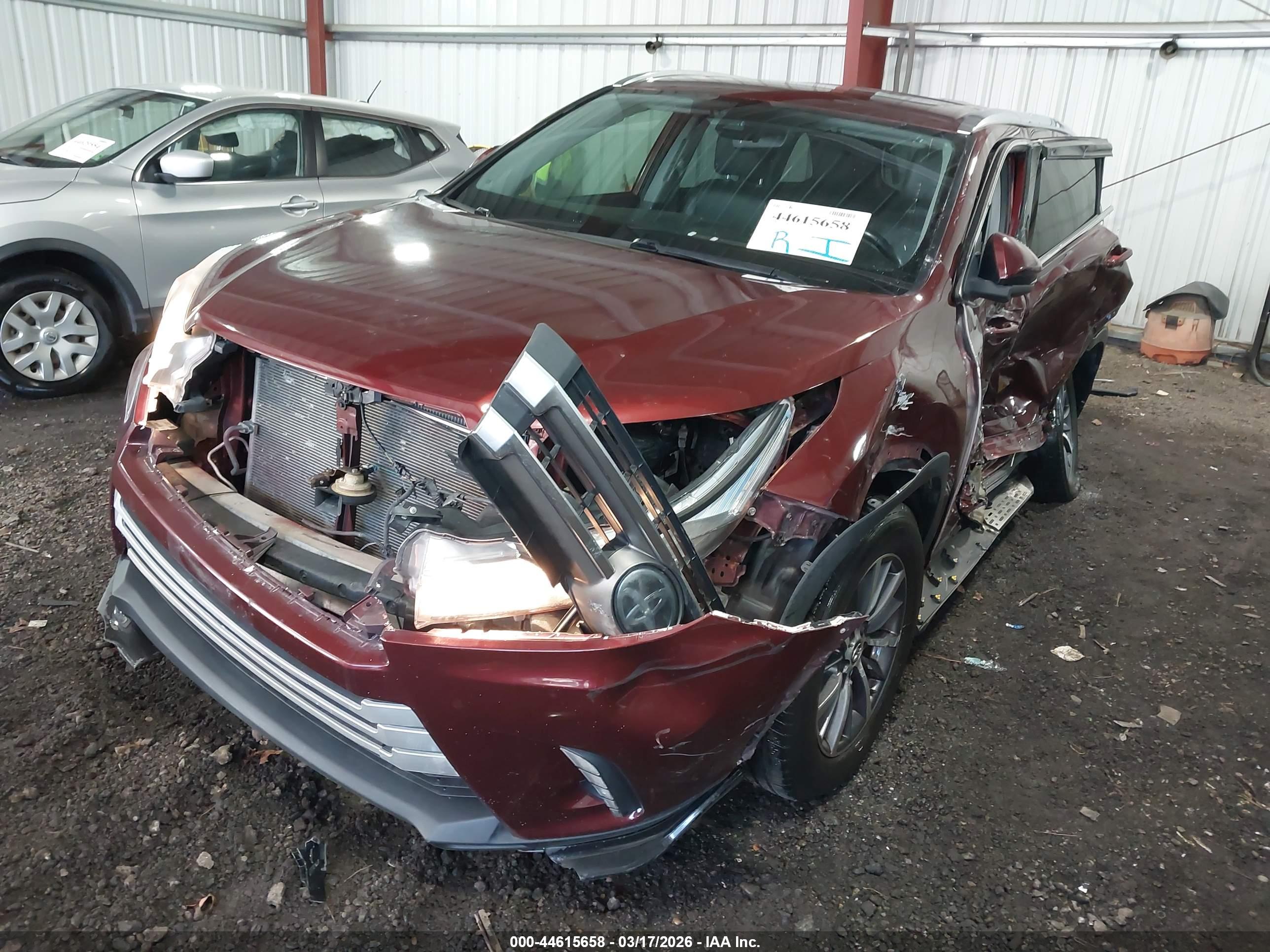 TOYOTA HIGHLANDER image 2