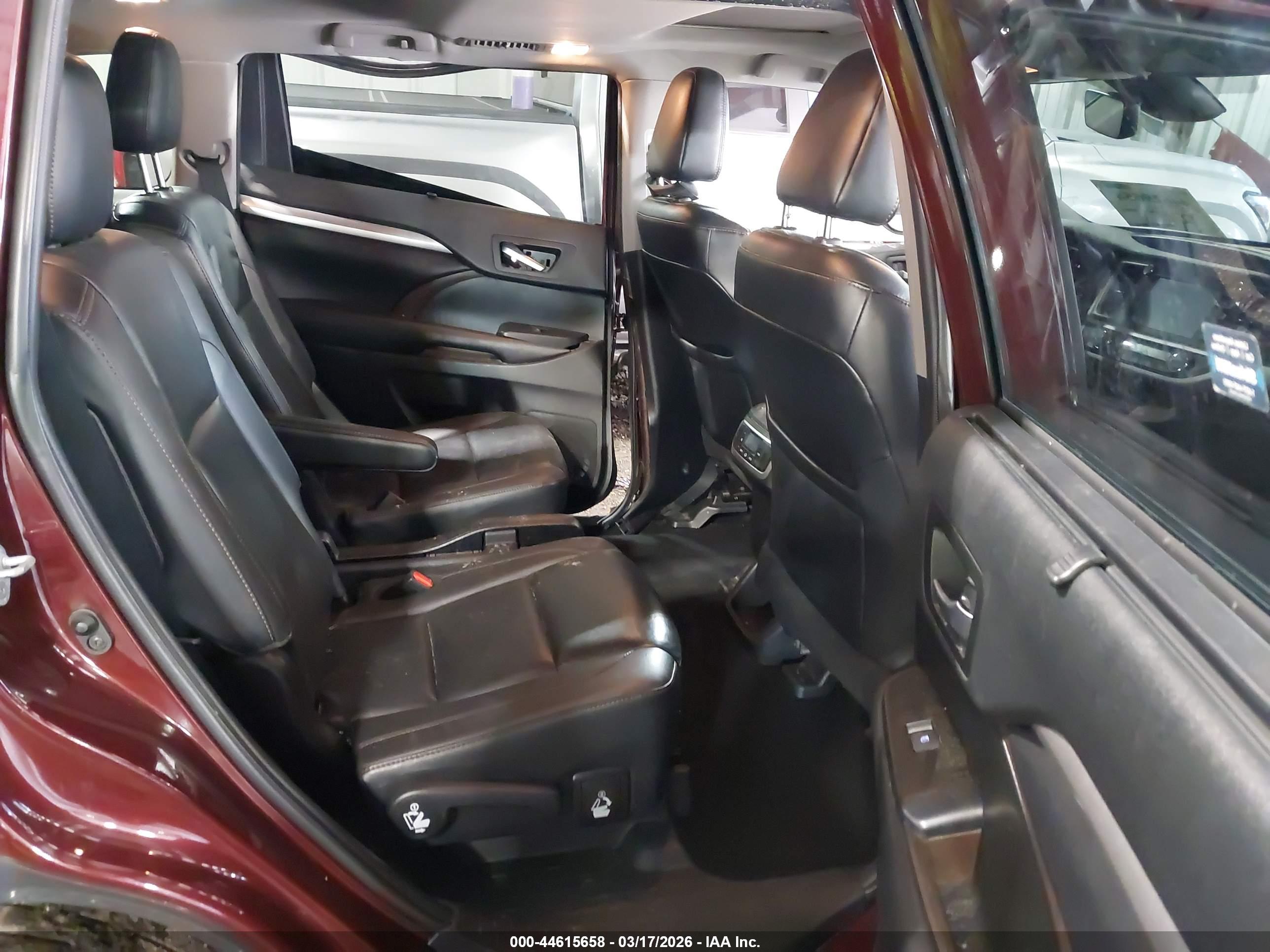 TOYOTA HIGHLANDER image 8