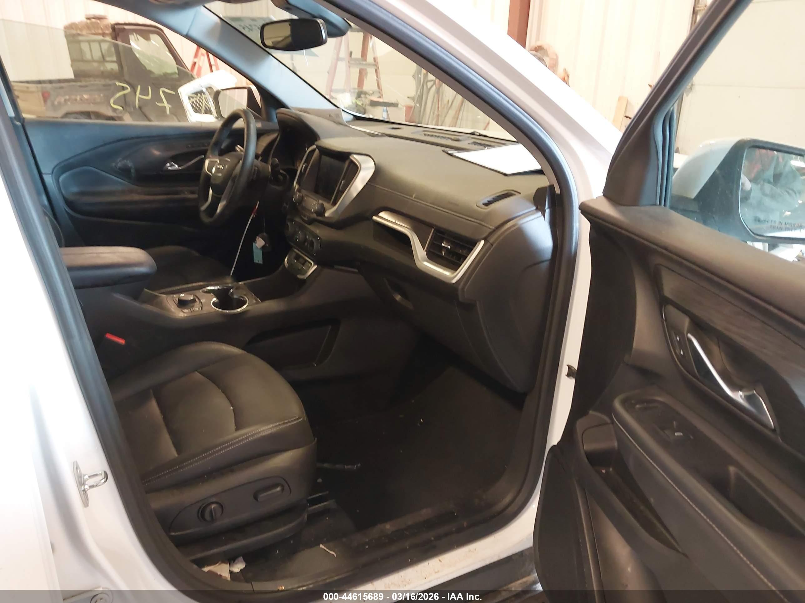 GMC TERRAIN image 5