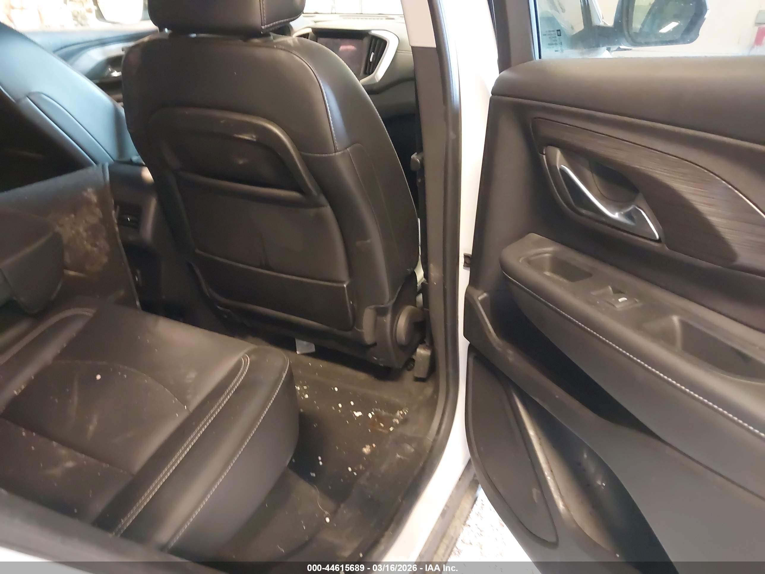 GMC TERRAIN image 8