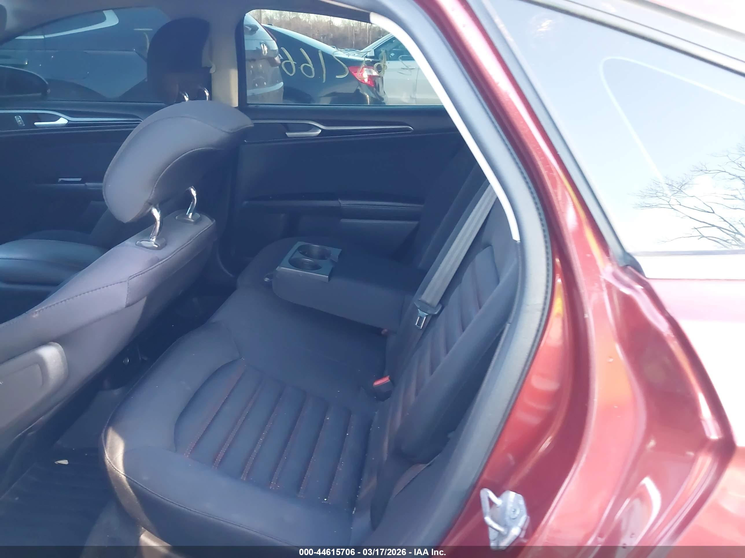 FORD FUSION image 8