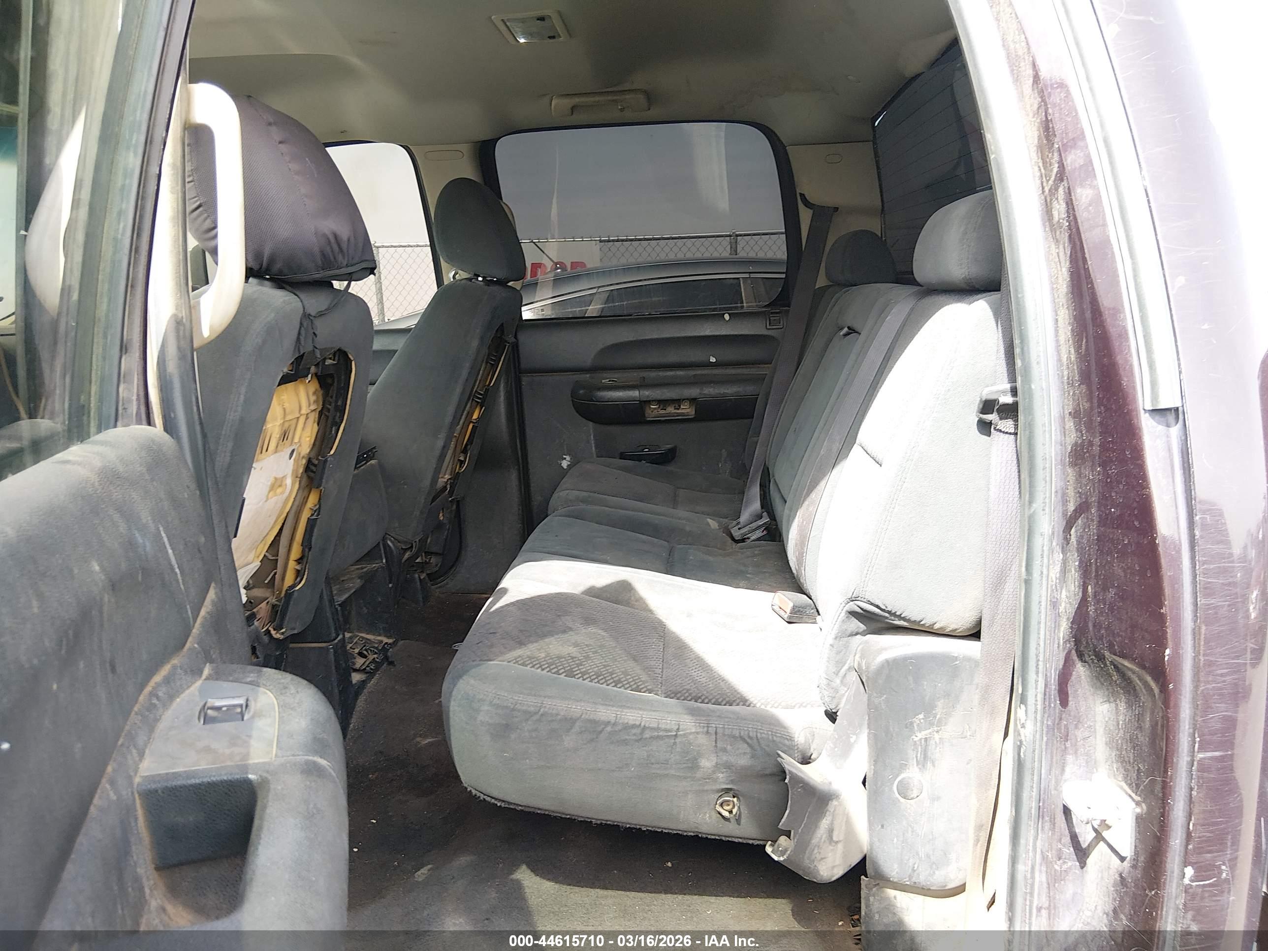 CHEVROLET SILVERADO image 8