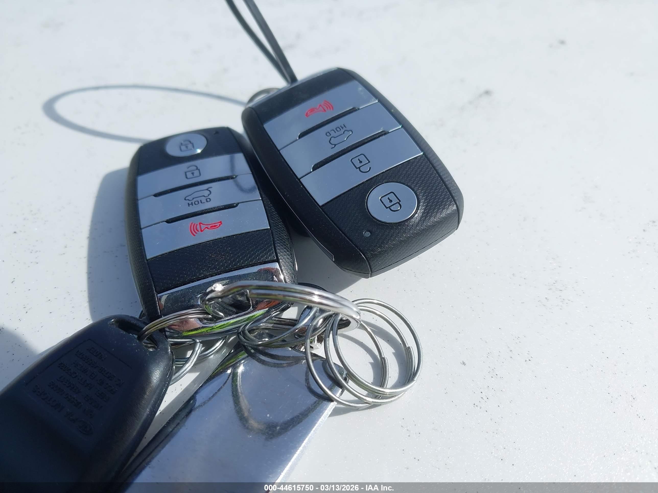 KIA SORENTO image 11