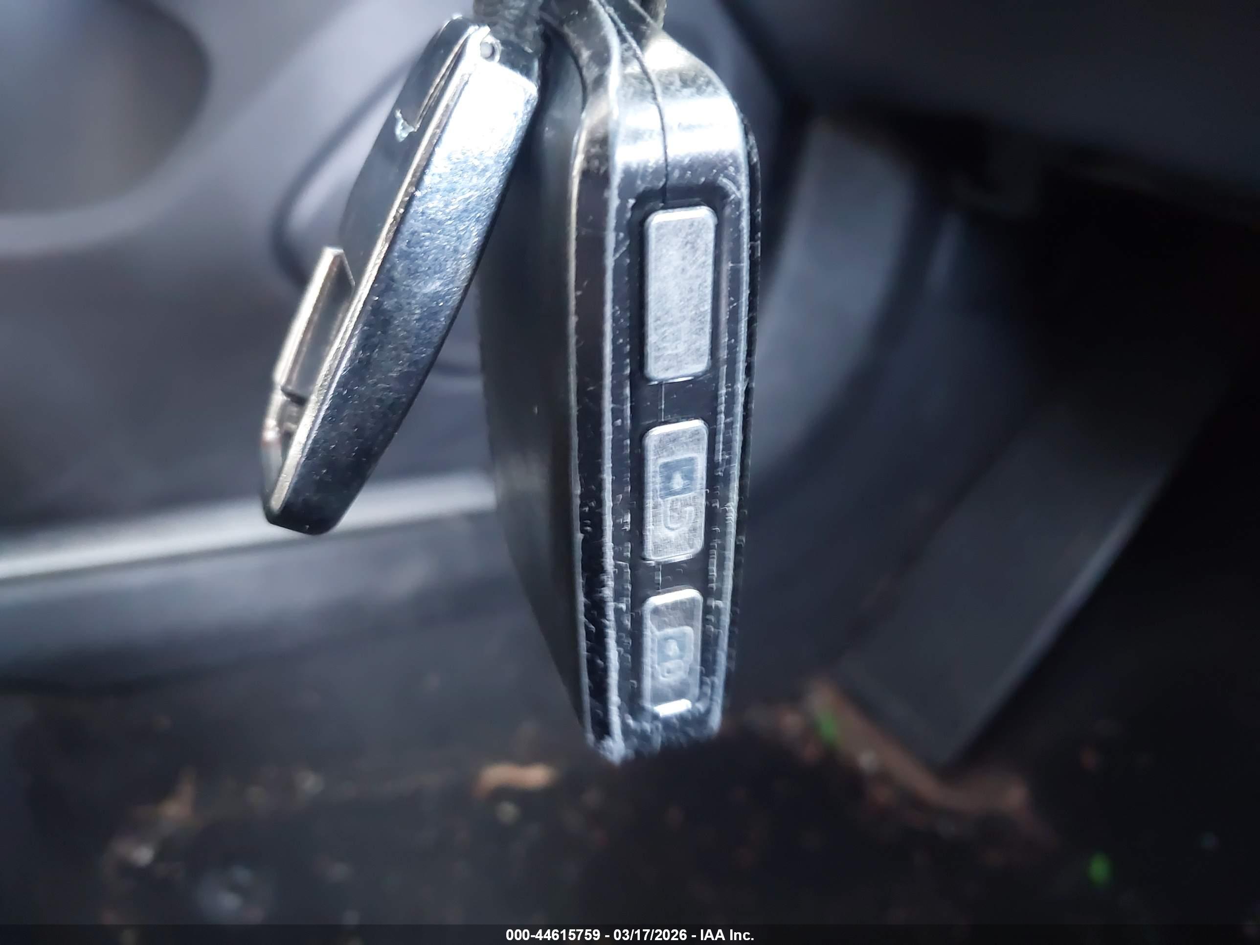 VOLVO S60 image 11