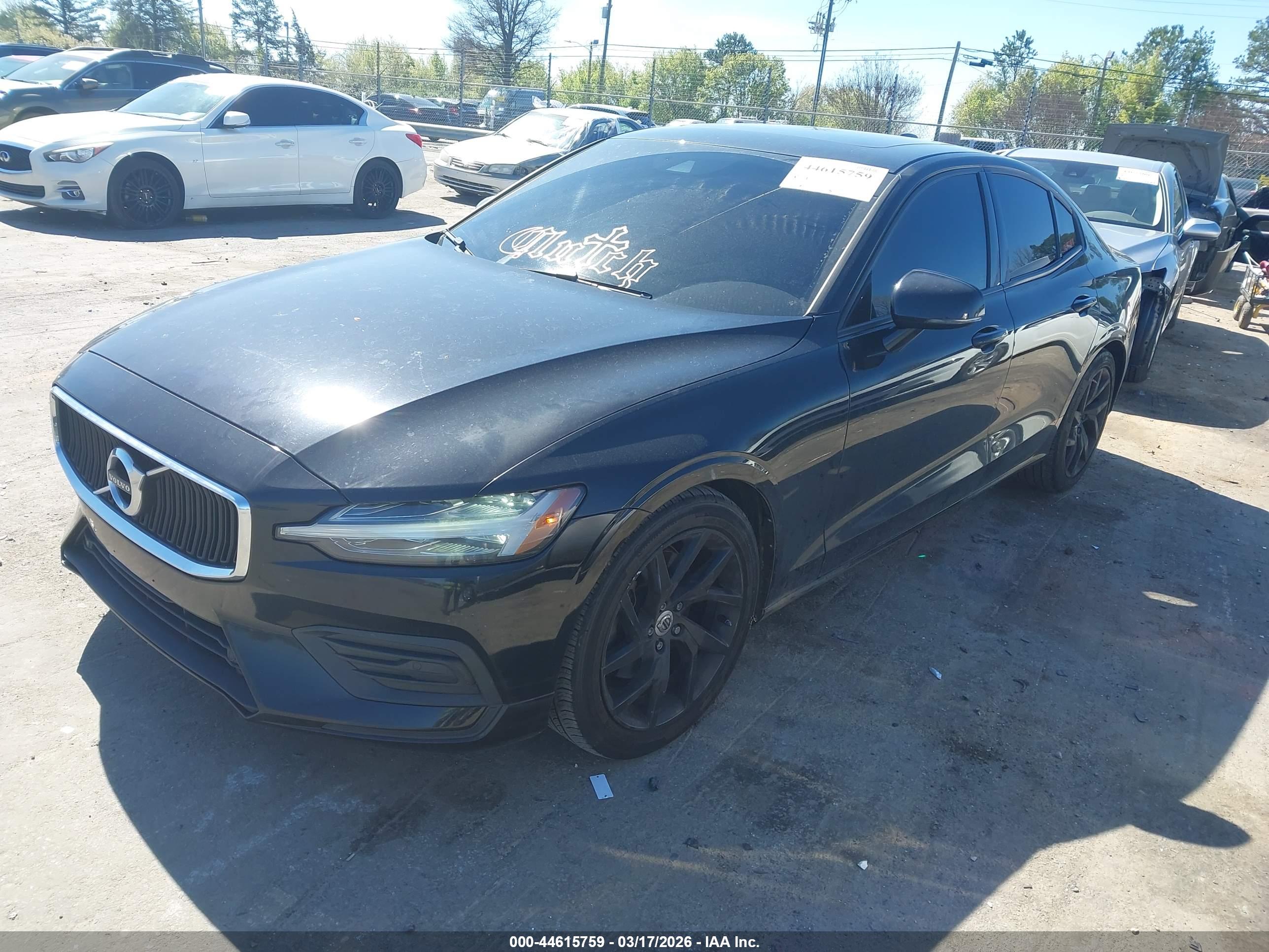 VOLVO S60 image 2