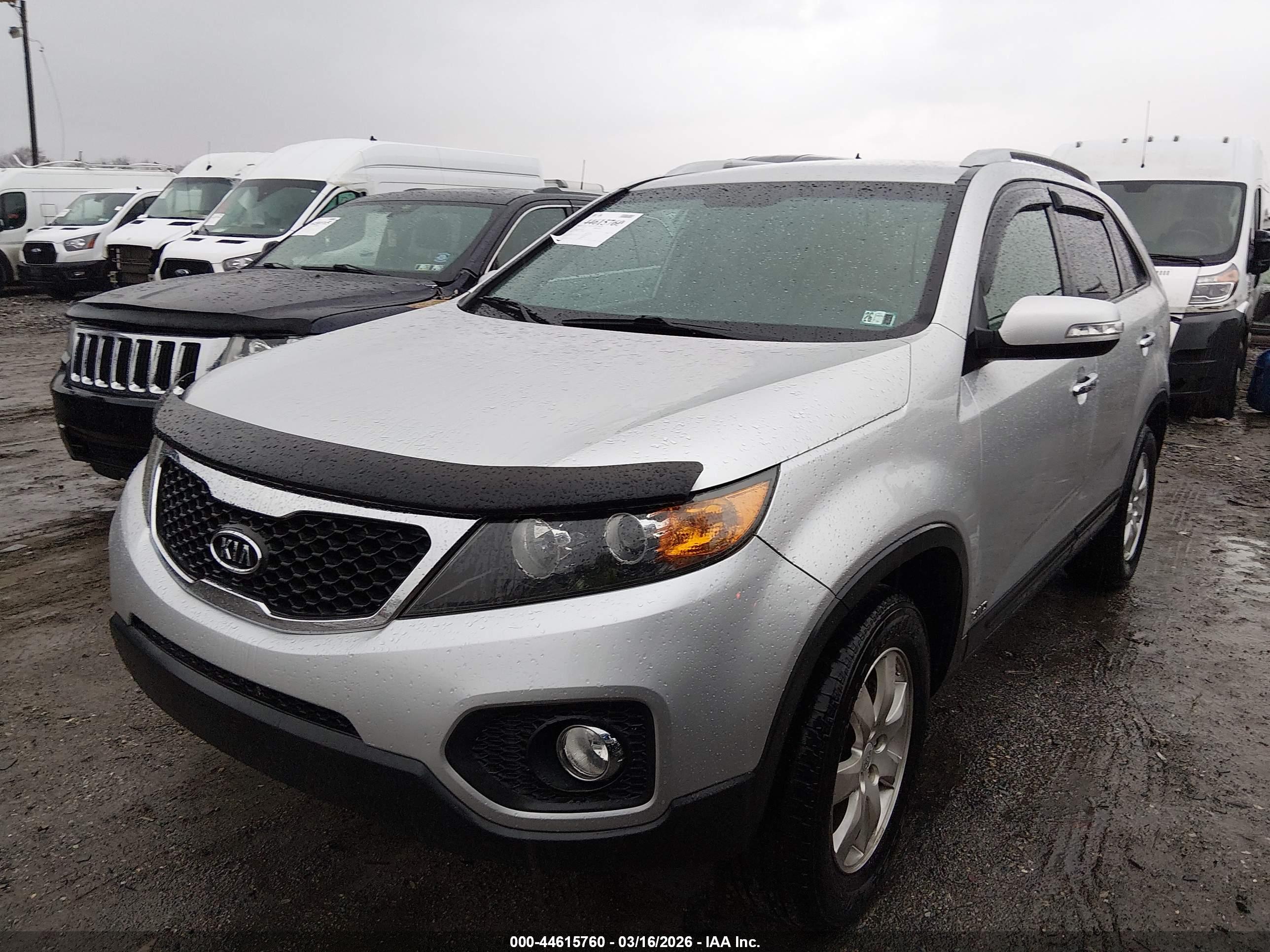 KIA SORENTO image 2