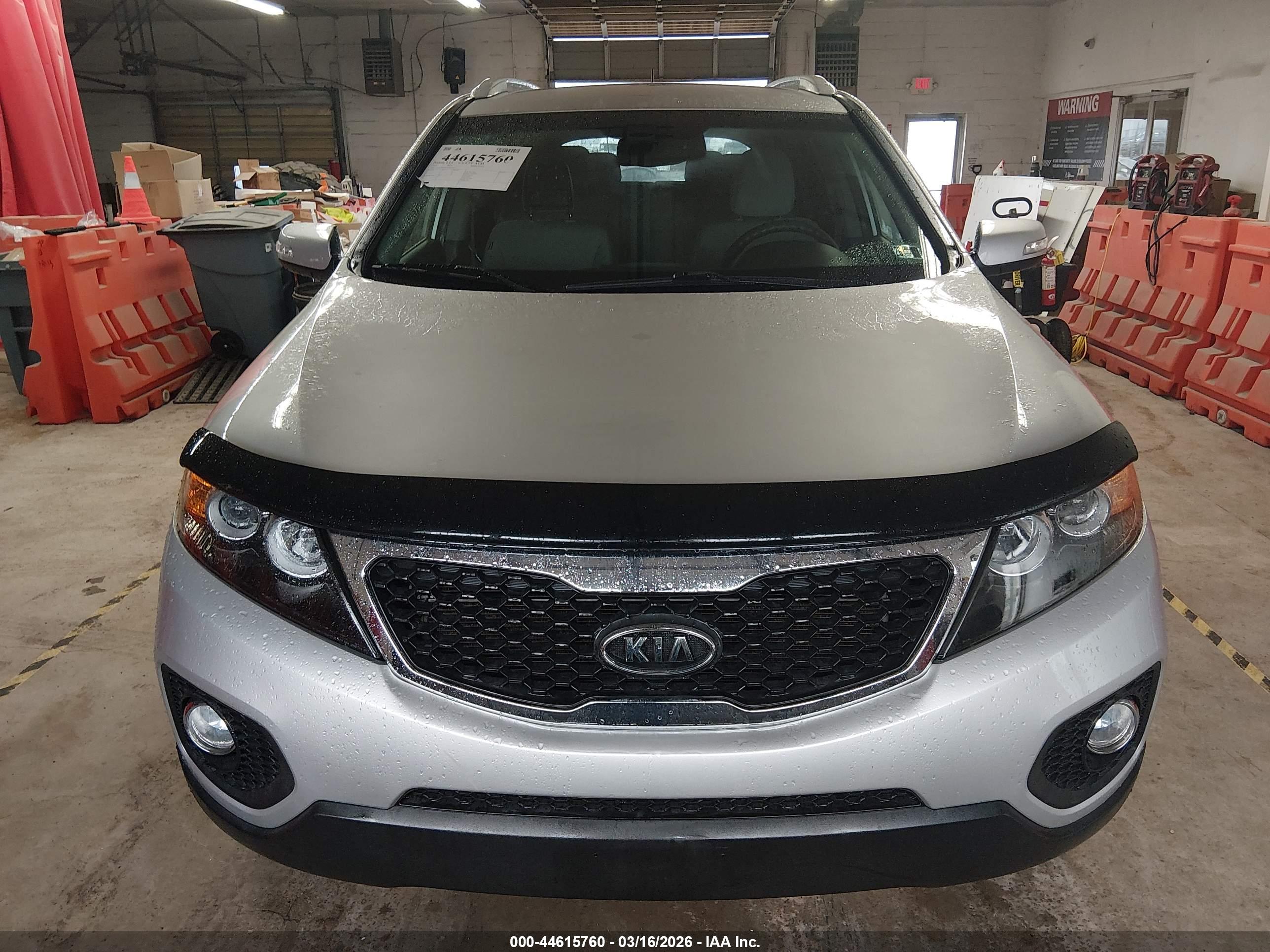 KIA SORENTO image 6