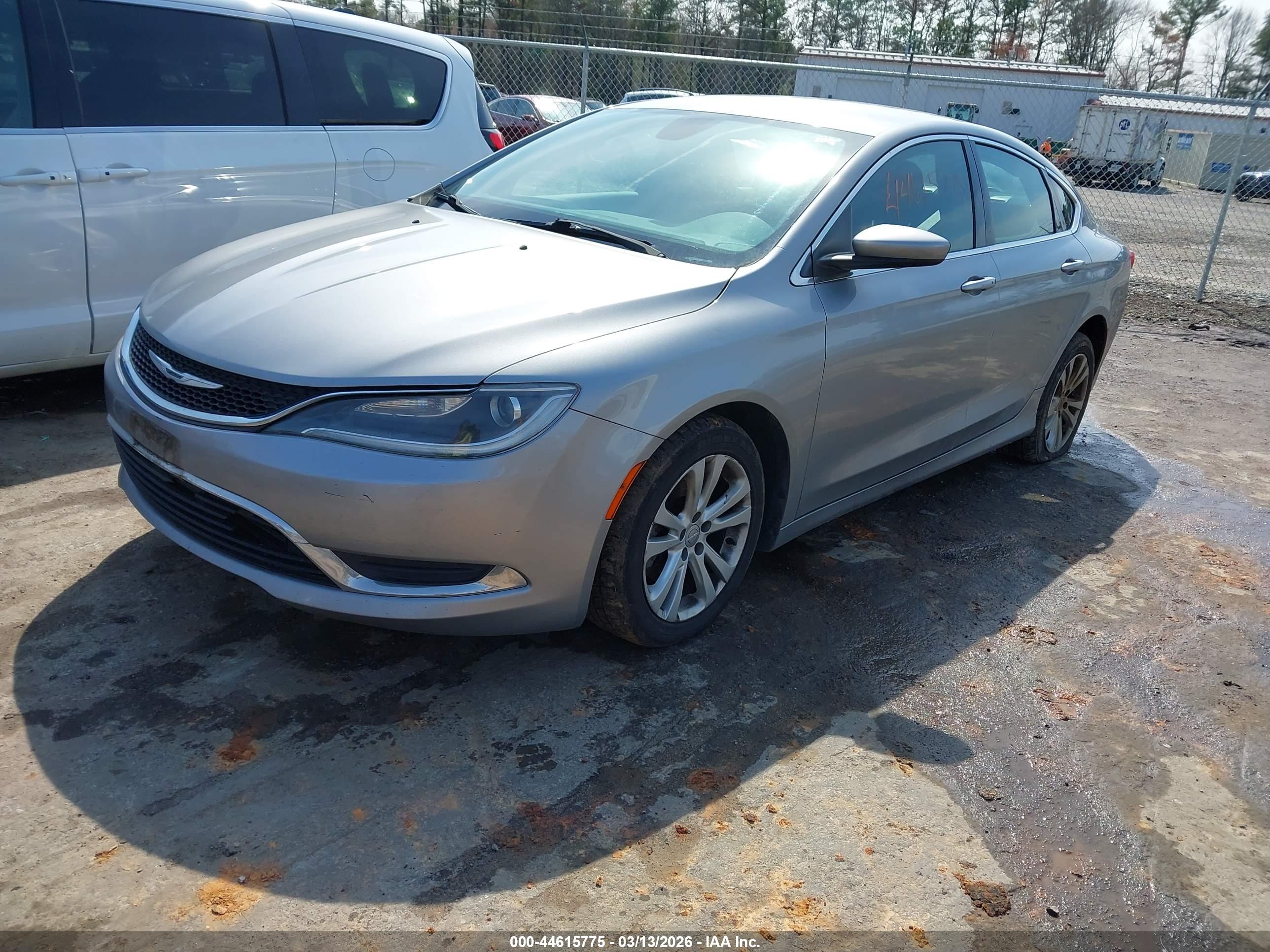CHRYSLER 200 image 2