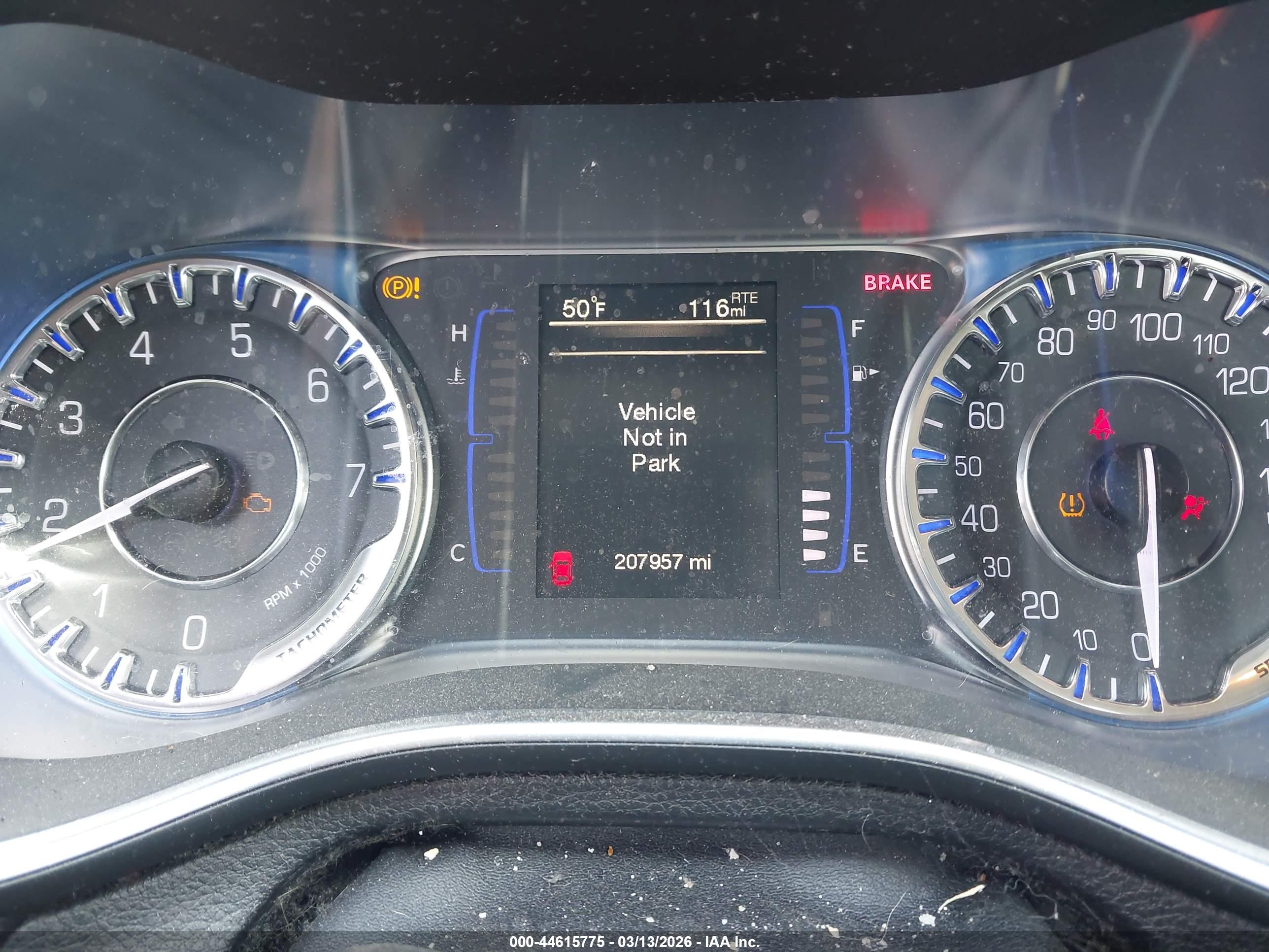 CHRYSLER 200 image 7