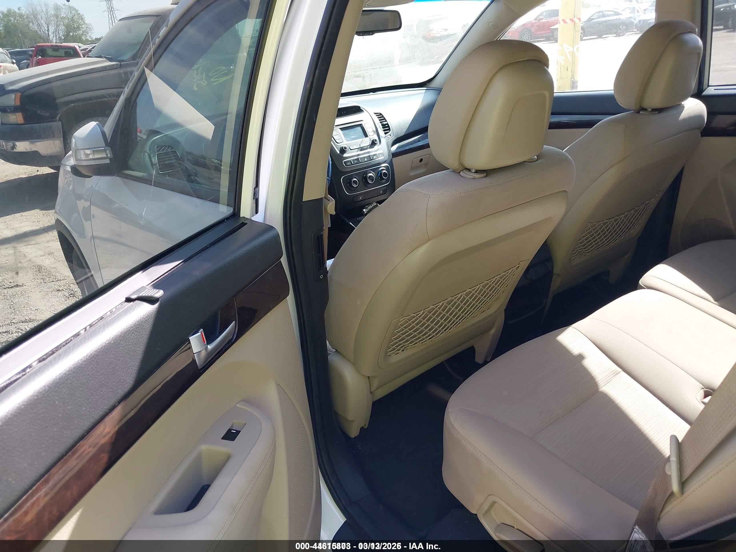 KIA SORENTO image 8