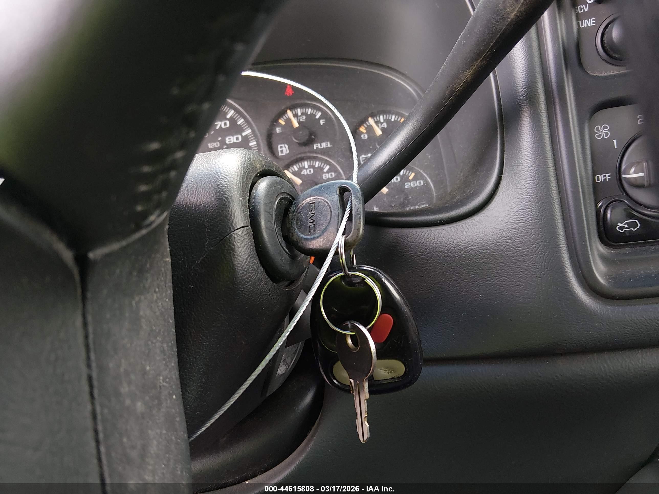 GMC SIERRA image 11