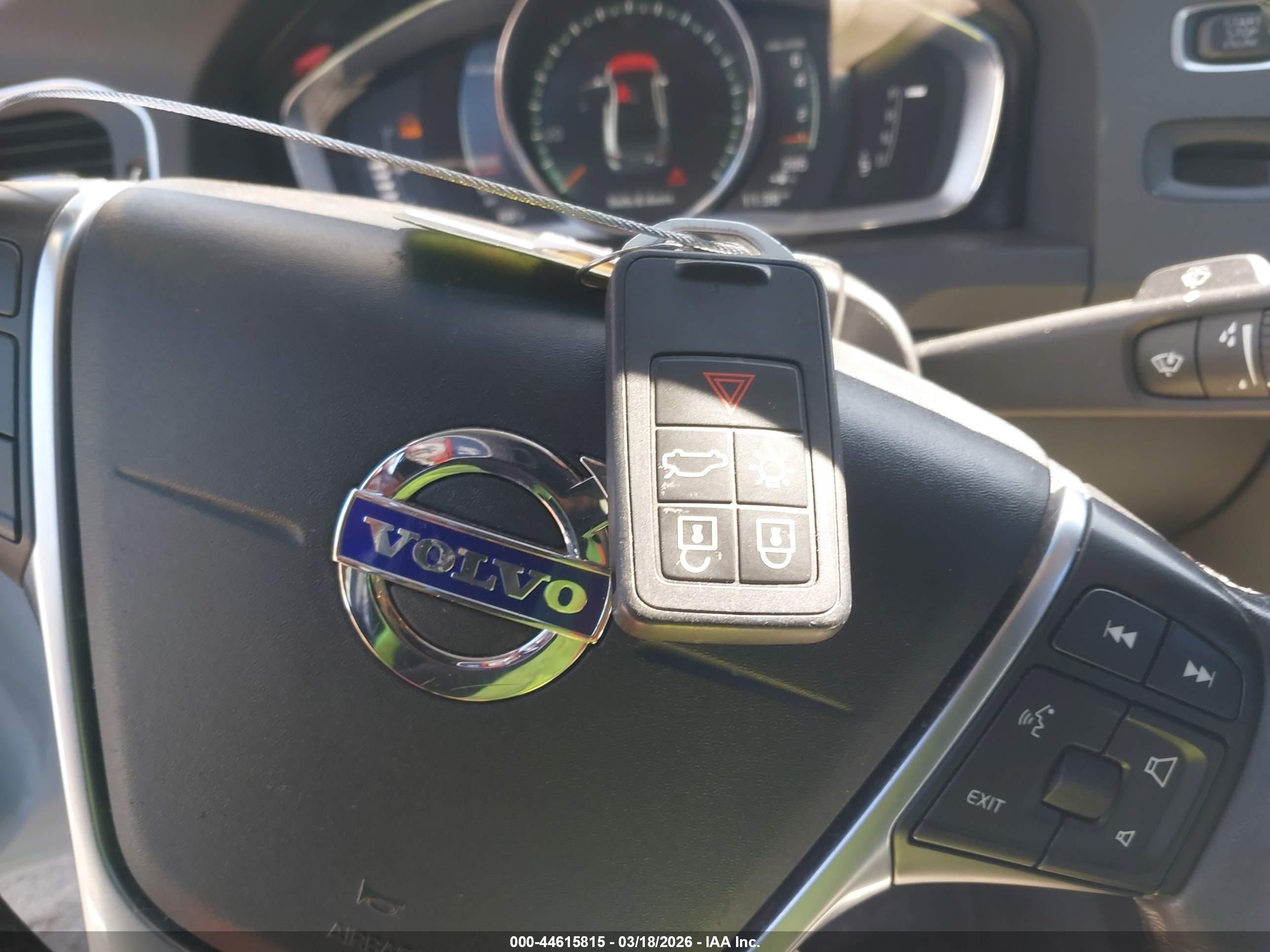 VOLVO S60 image 11