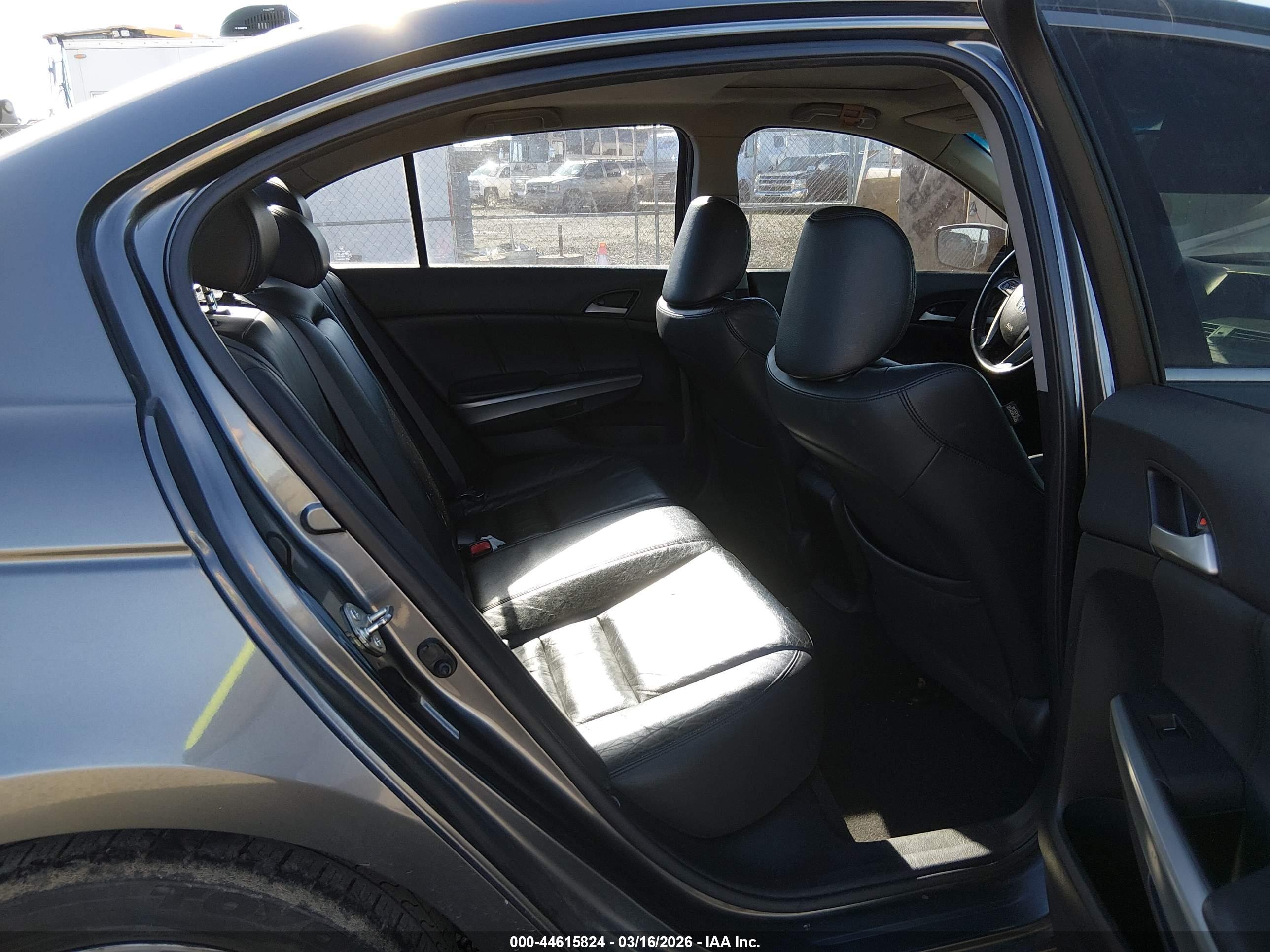 HONDA ACCORD image 8