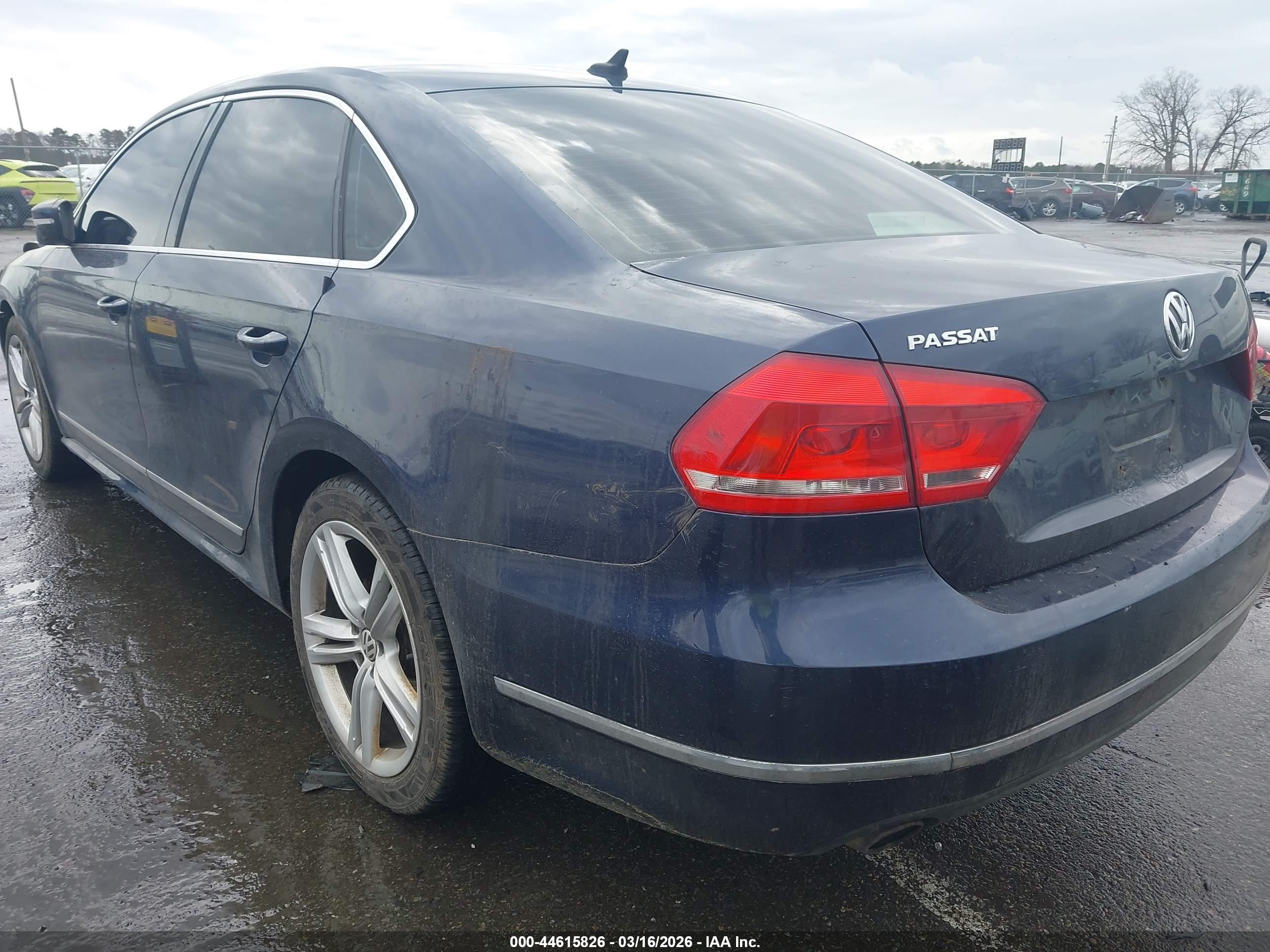 VOLKSWAGEN PASSAT image 3