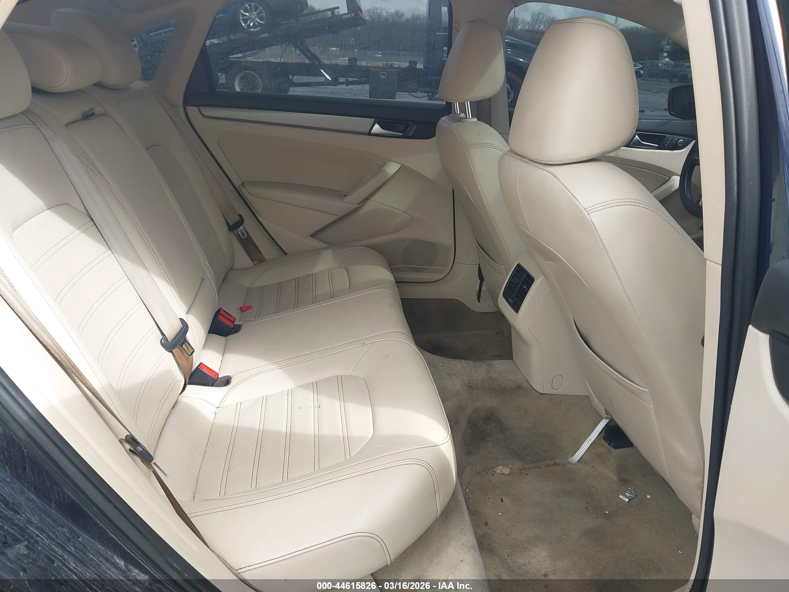 VOLKSWAGEN PASSAT image 8