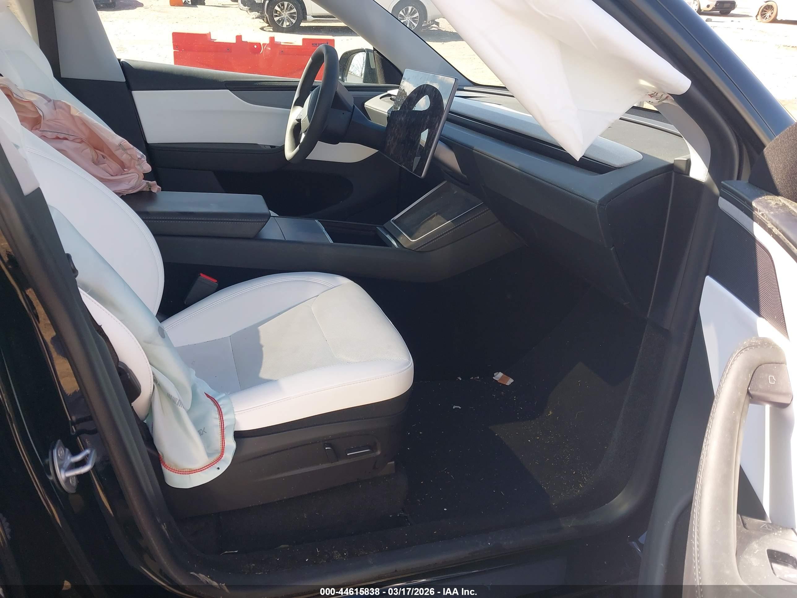 TESLA MODEL image 5