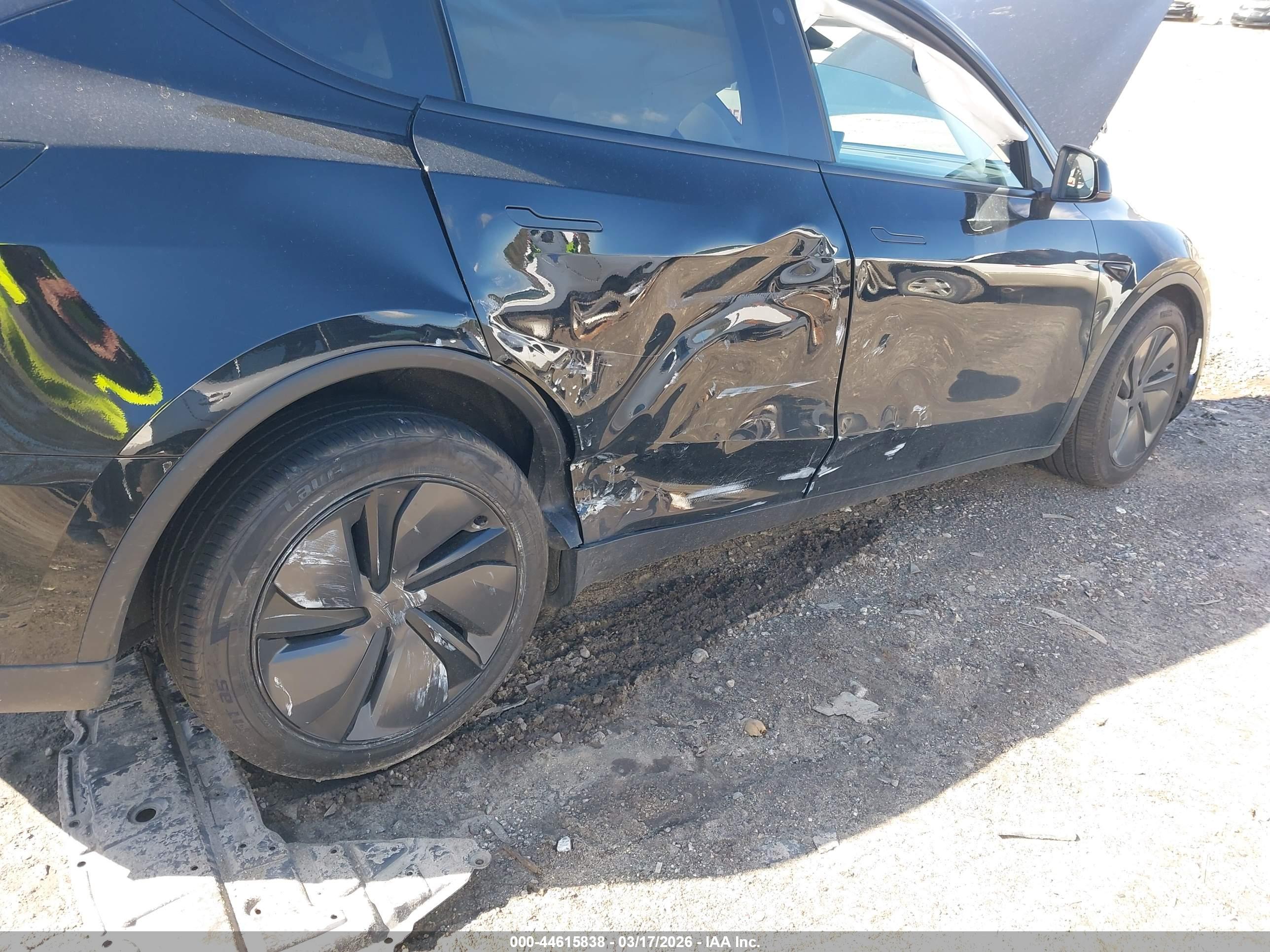 TESLA MODEL image 6