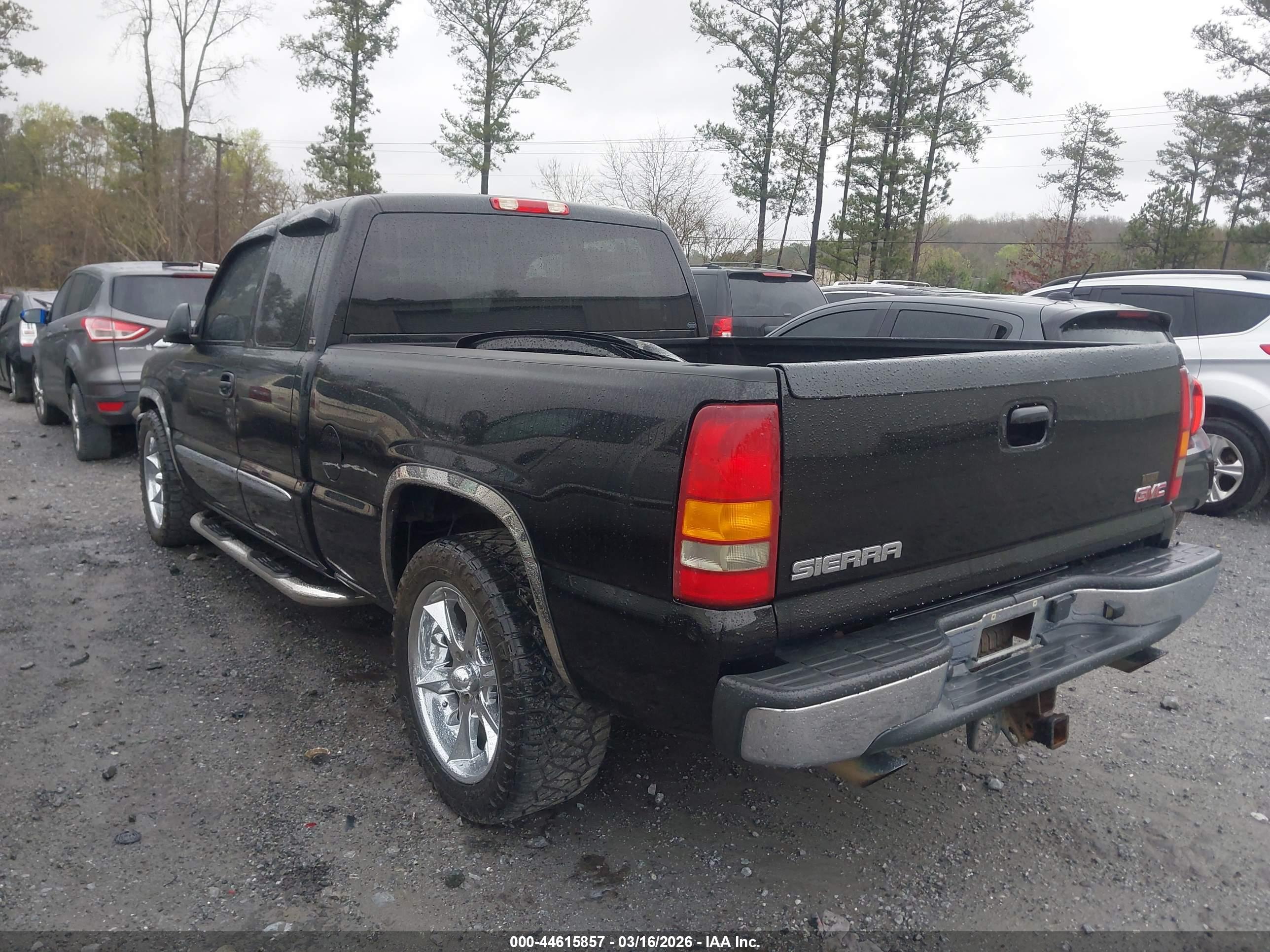 GMC SIERRA image 3