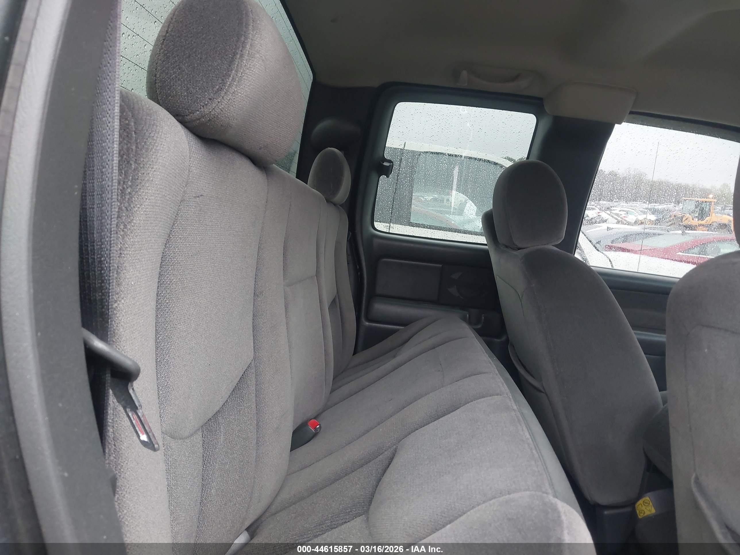 GMC SIERRA image 8