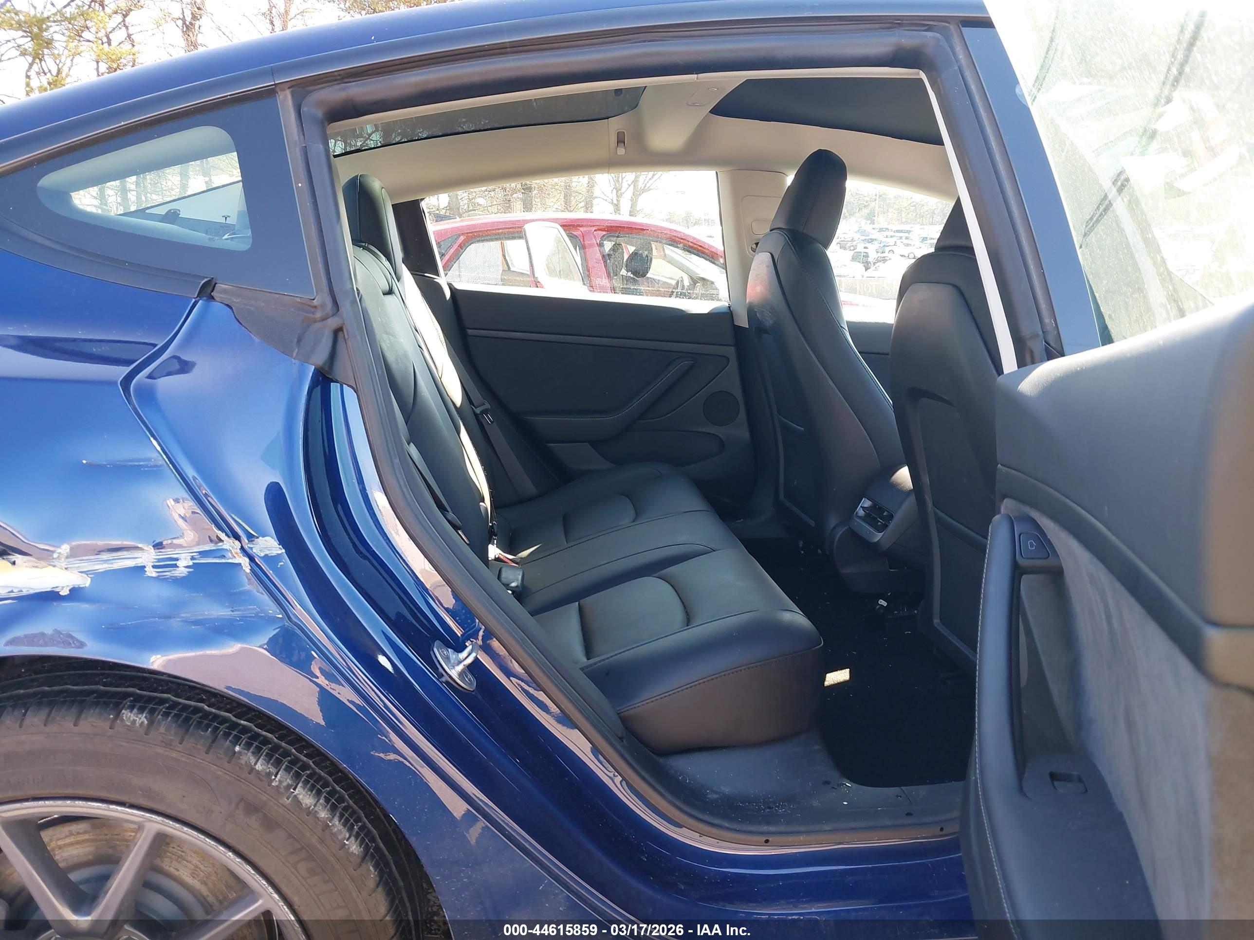 TESLA MODEL image 8