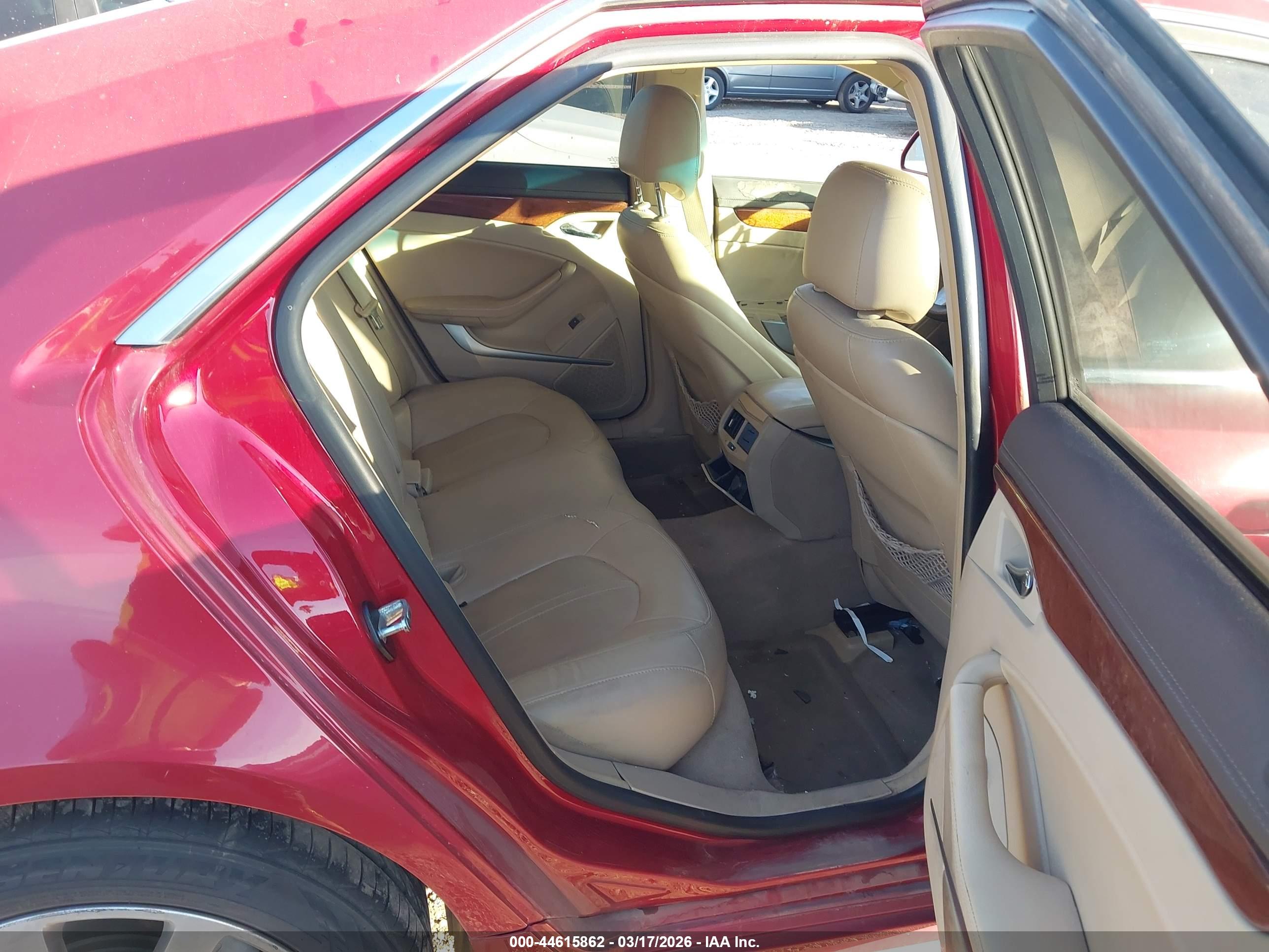 CADILLAC CTS image 8