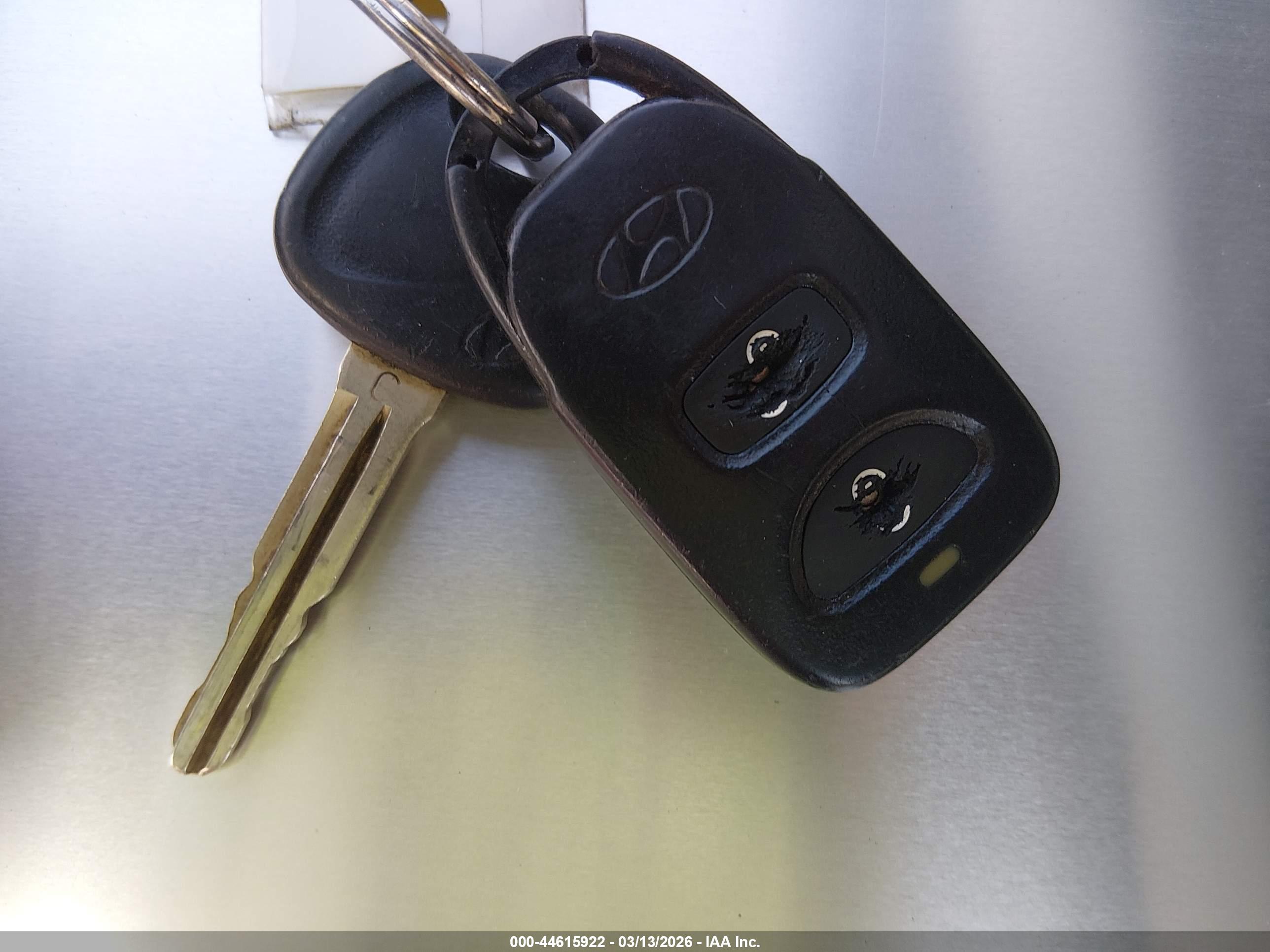 HYUNDAI SANTA image 11