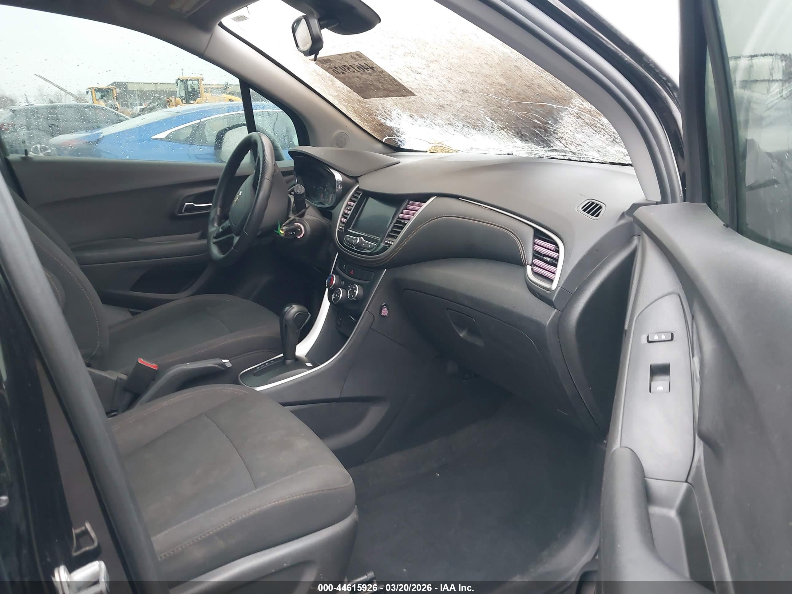 CHEVROLET TRAX image 5