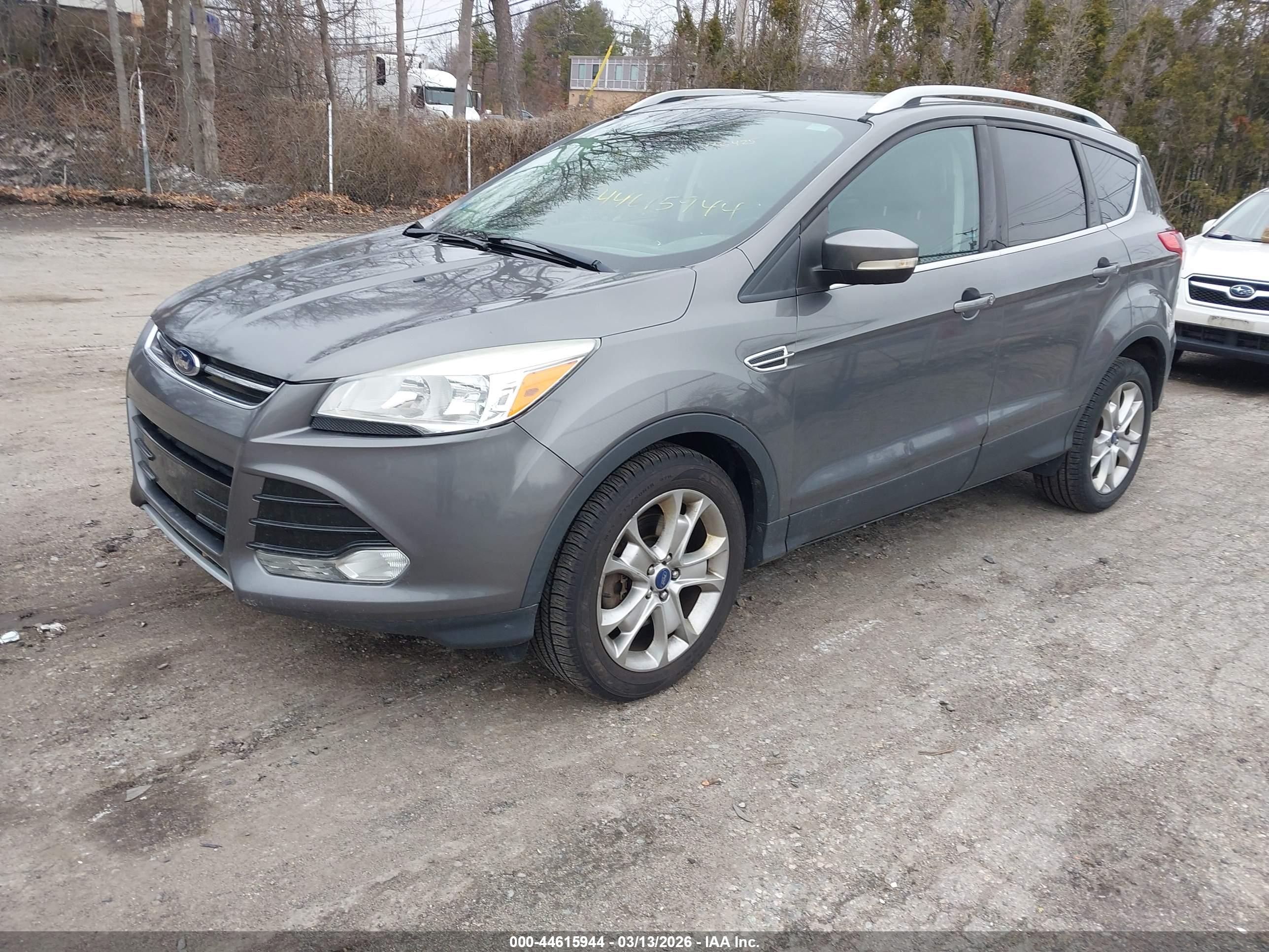 FORD ESCAPE image 2