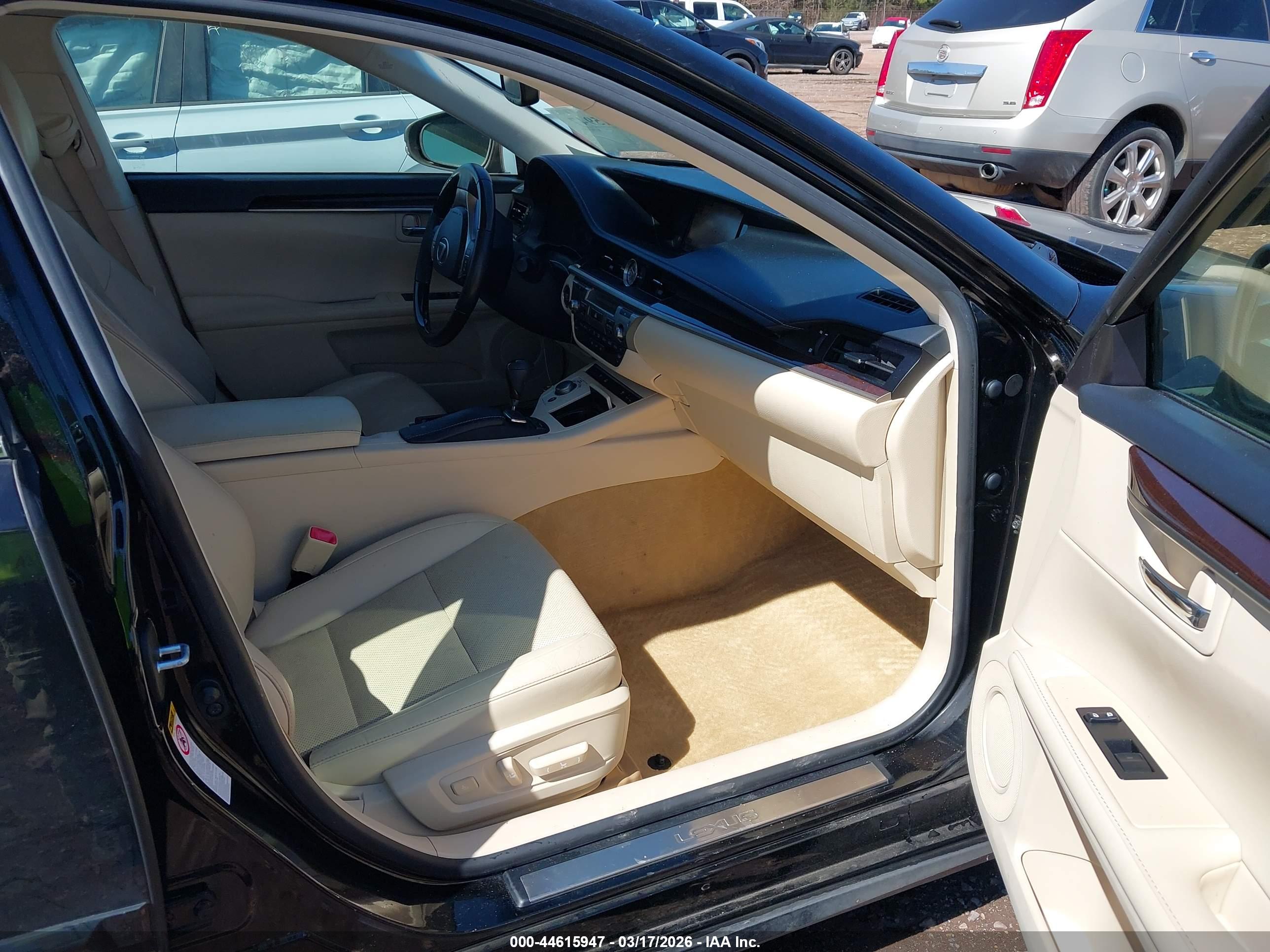 LEXUS ES image 5