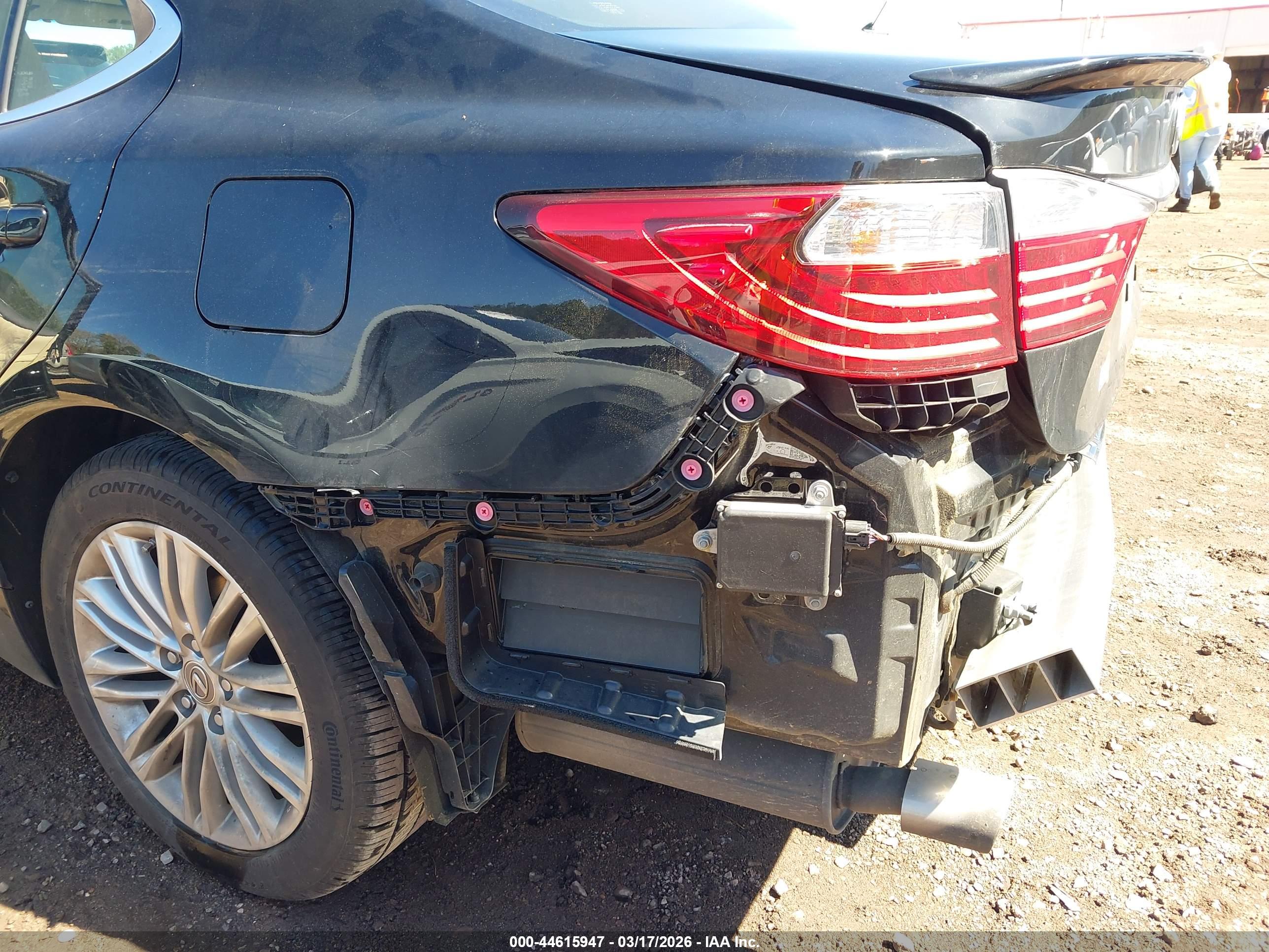 LEXUS ES image 6