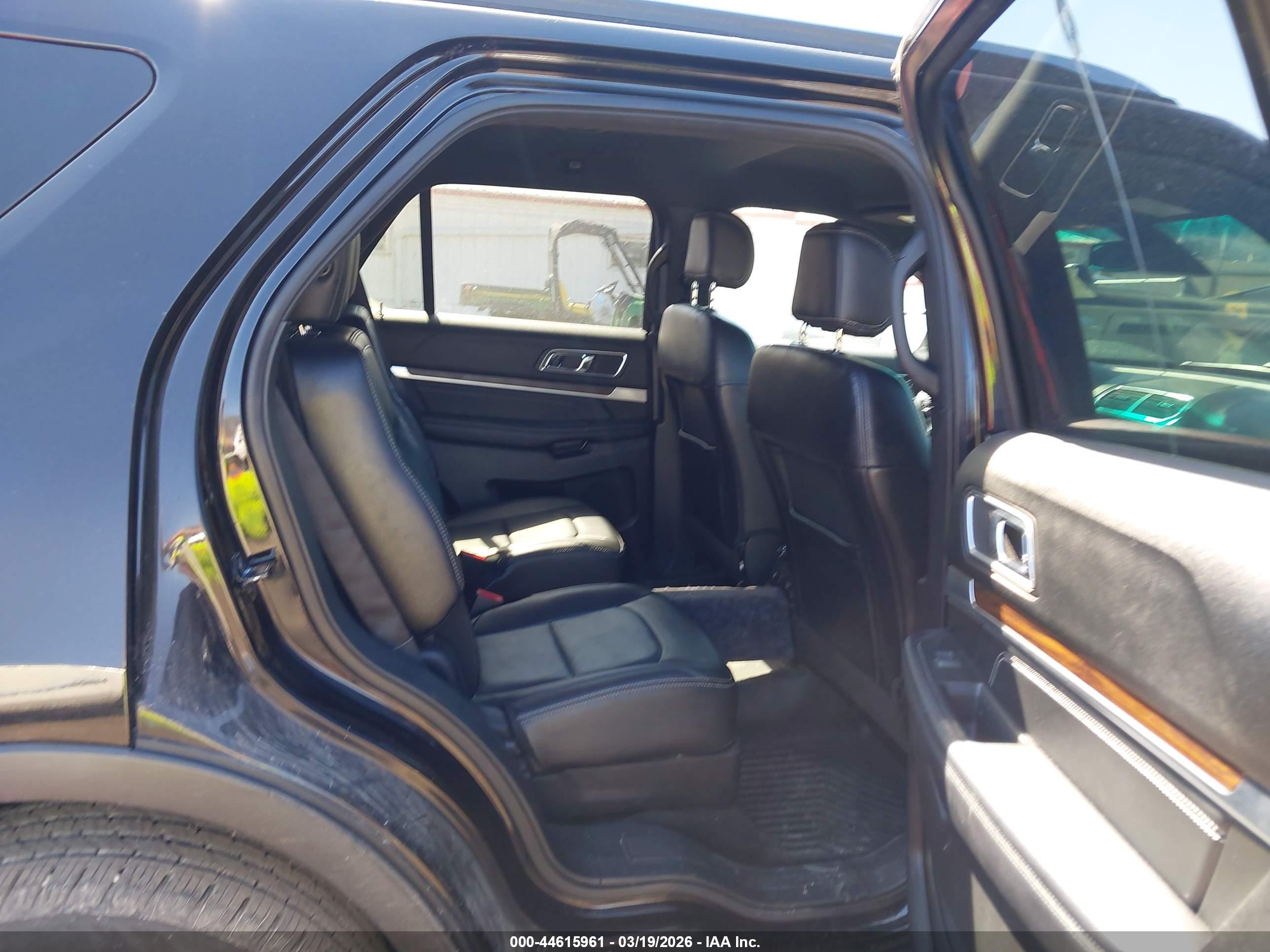 FORD EXPLORER image 8