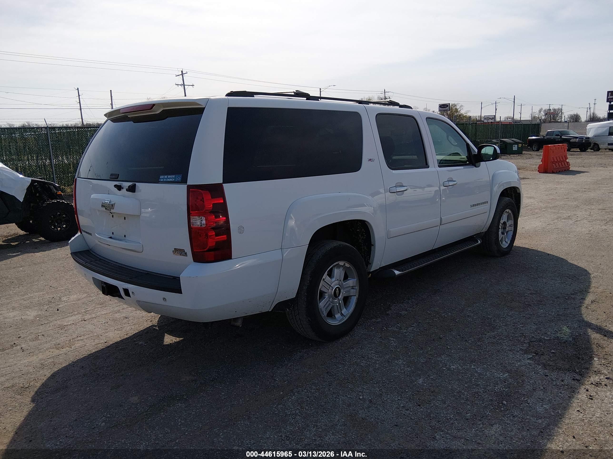 CHEVROLET SUBURBAN image 4