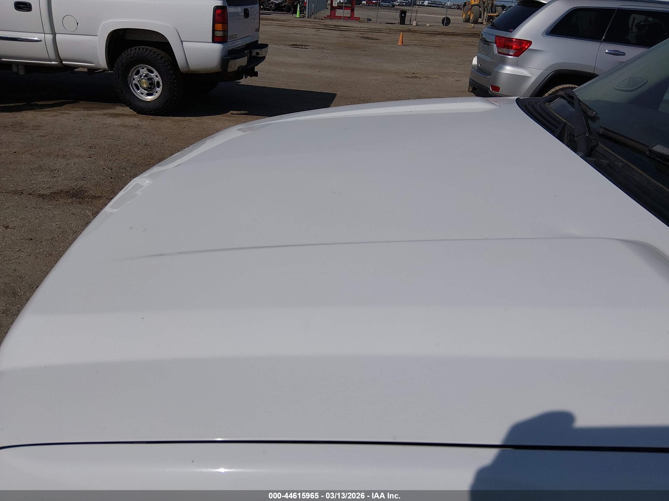 CHEVROLET SUBURBAN image 6