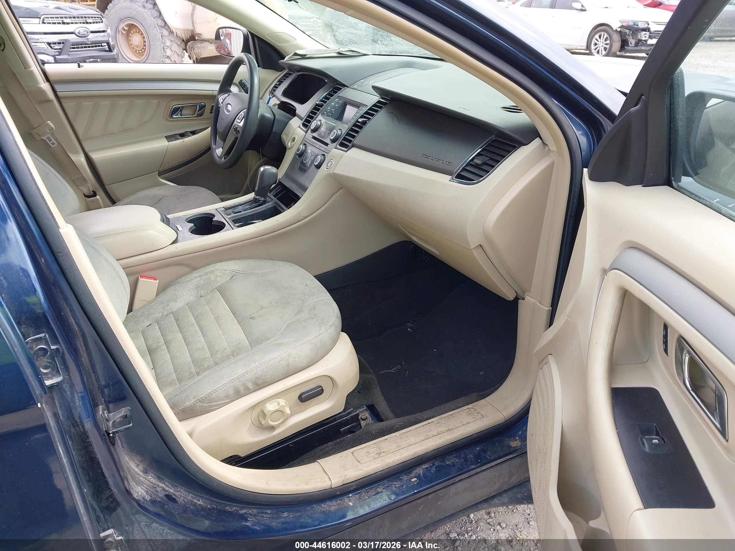 FORD TAURUS image 5