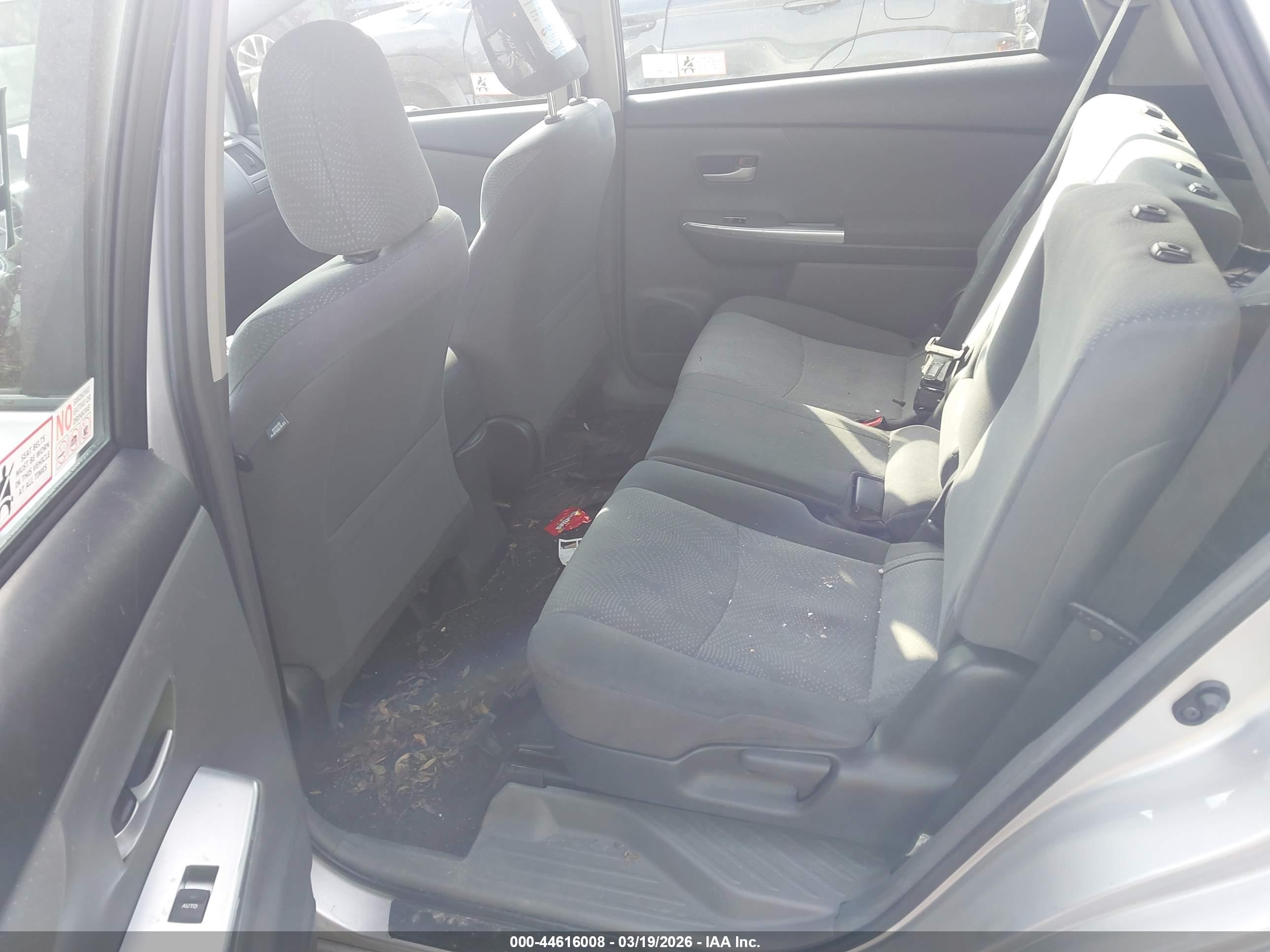 TOYOTA PRIUS image 8
