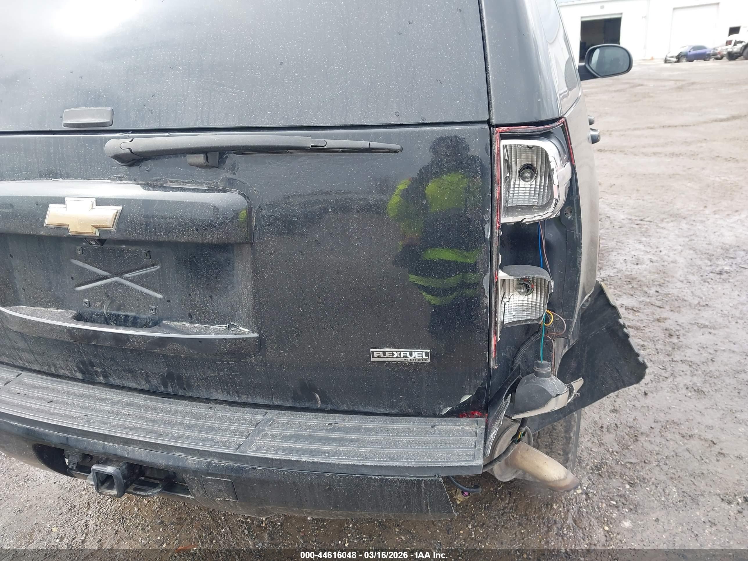 CHEVROLET TAHOE image 6