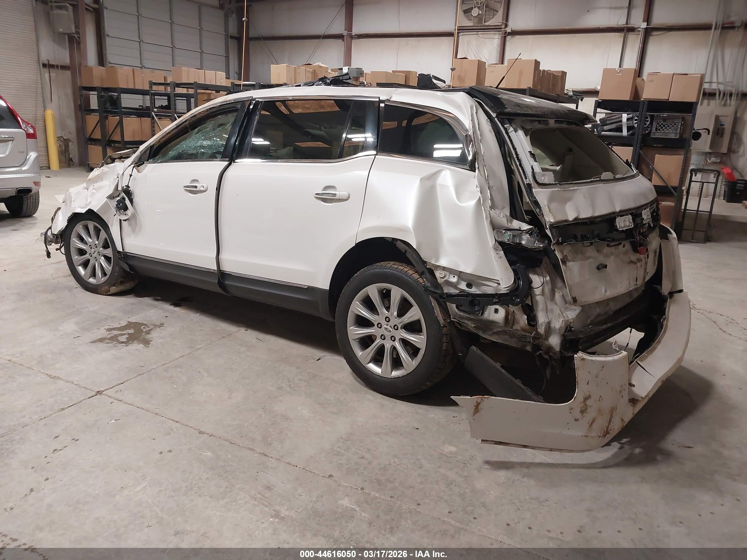 LINCOLN MKT image 3