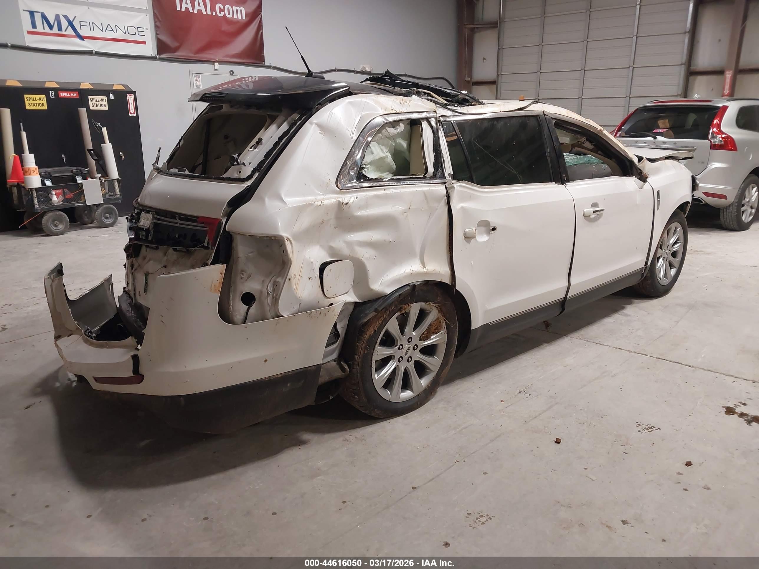 LINCOLN MKT image 4