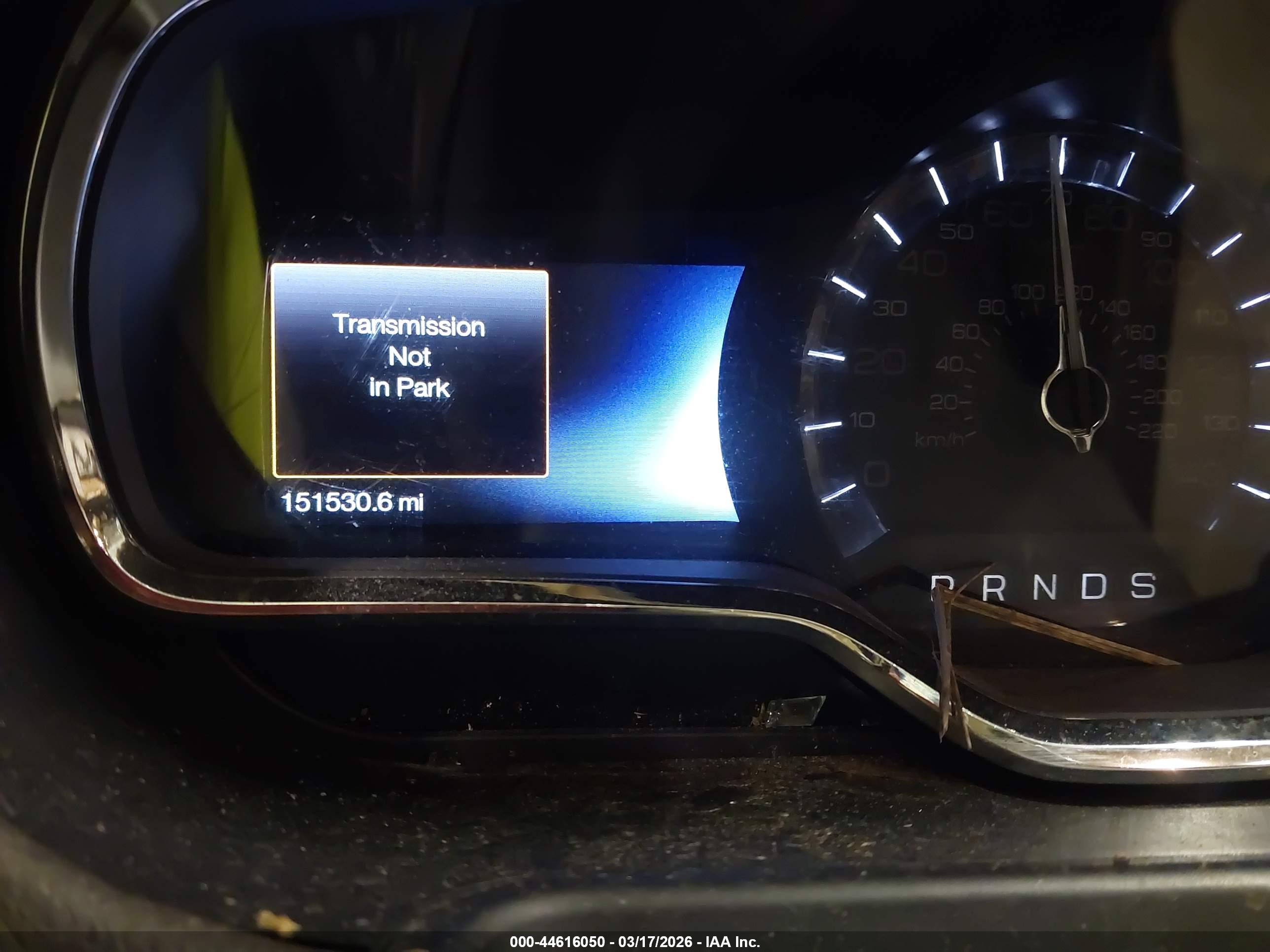 LINCOLN MKT image 7